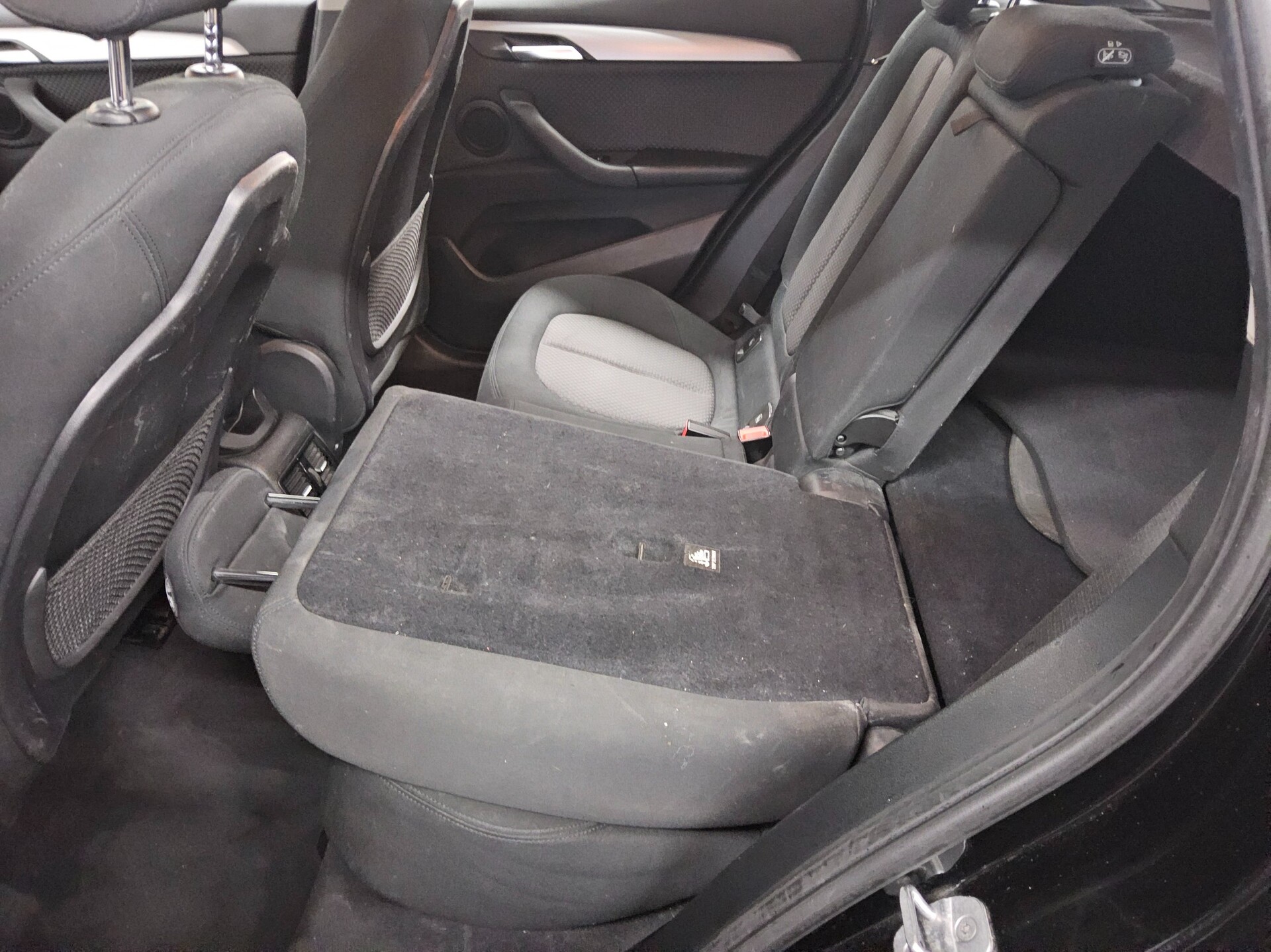 BMW X1 sDrive18d Advantage Navi HuD AHK RfK PDC Shz 12