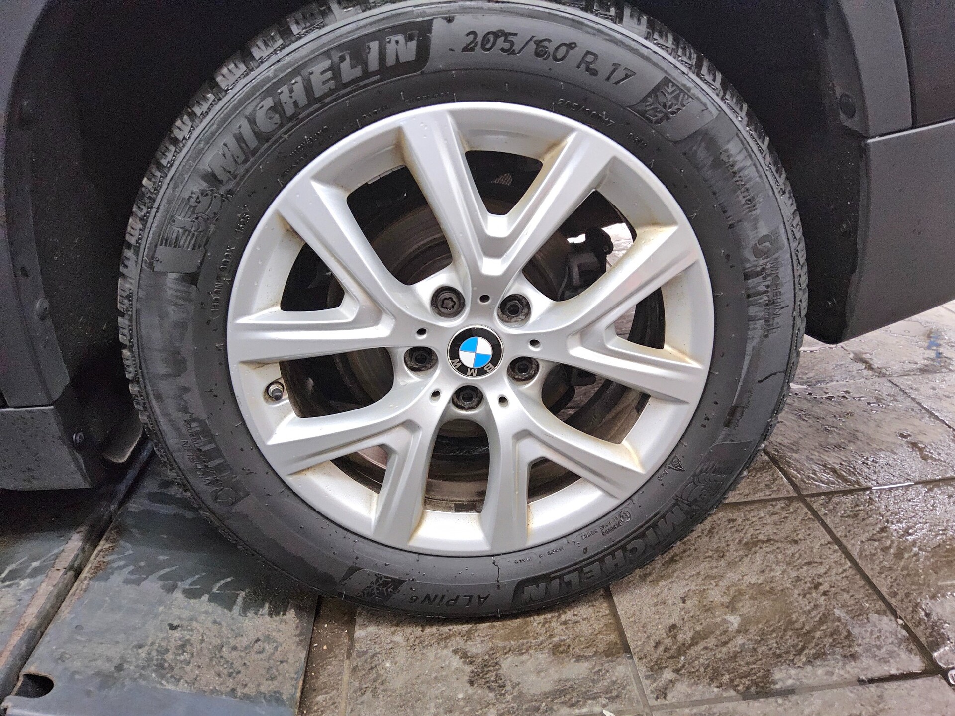 BMW X1 sDrive18d Advantage Navi HuD AHK RfK PDC Shz 10