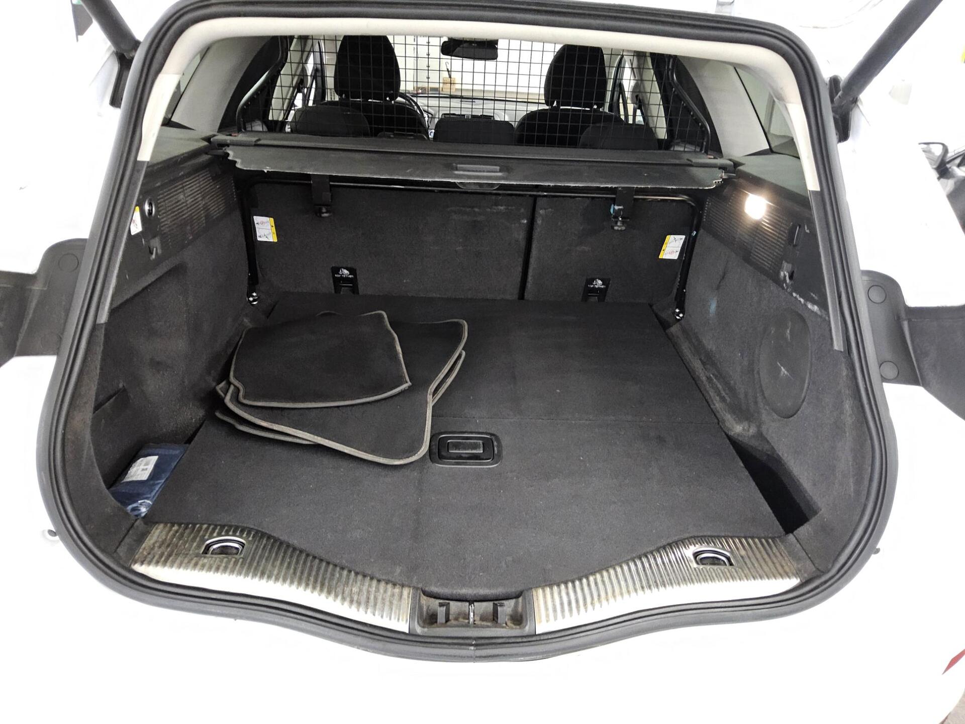 Ford Mondeo Turnier 2.0 EB Titanium Navi LED Pano RfK 12