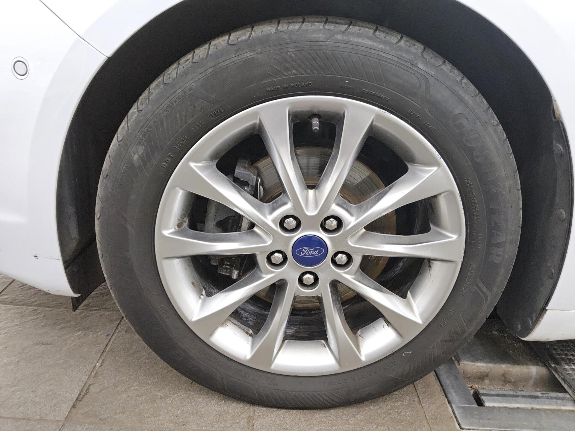 Ford Mondeo Turnier 2.0 EB Titanium Navi LED Pano RfK 10