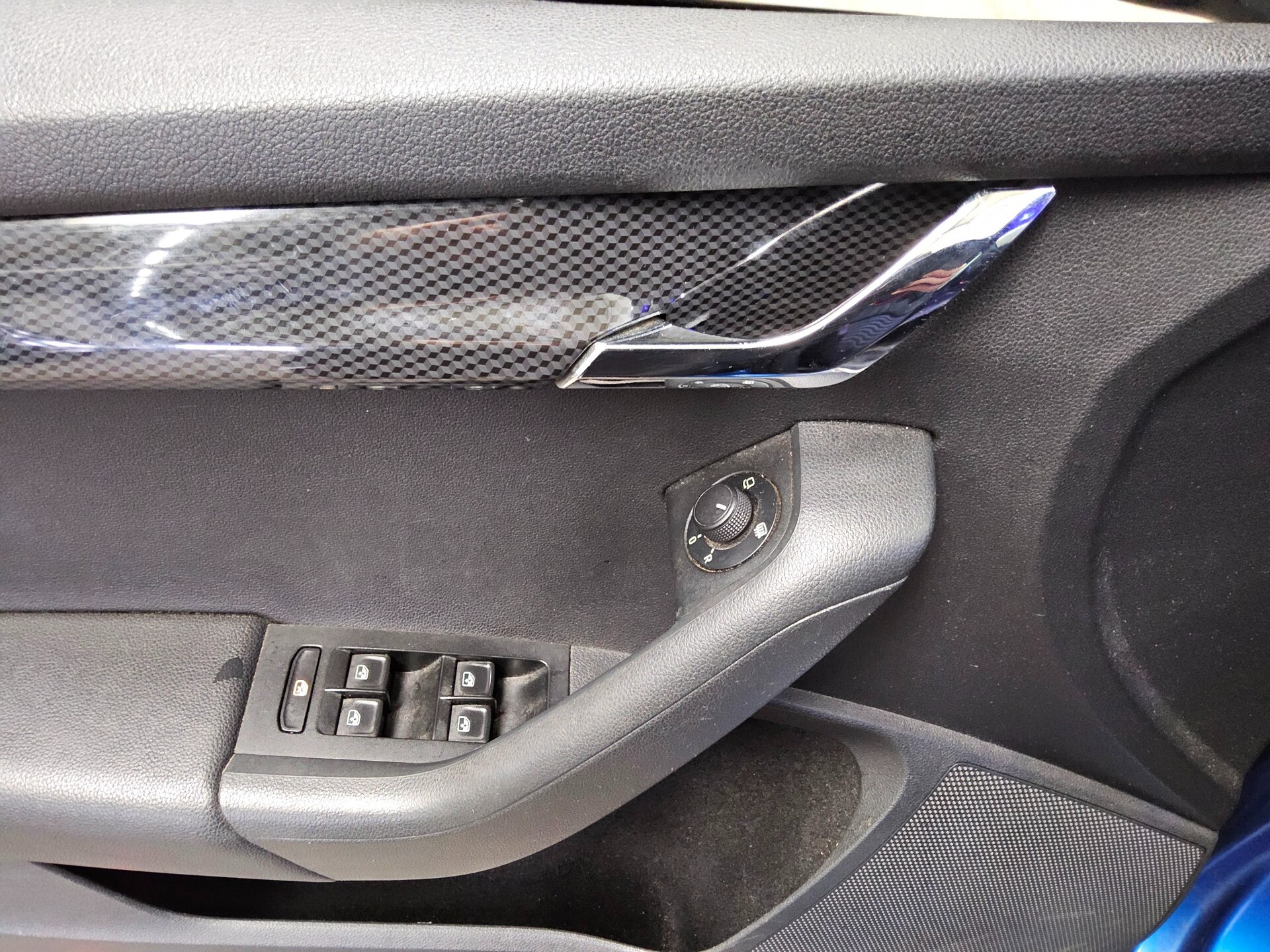 Skoda Octavia Kombi 2.0 TDI RS AHK Navi Xenon HU 05/27 9