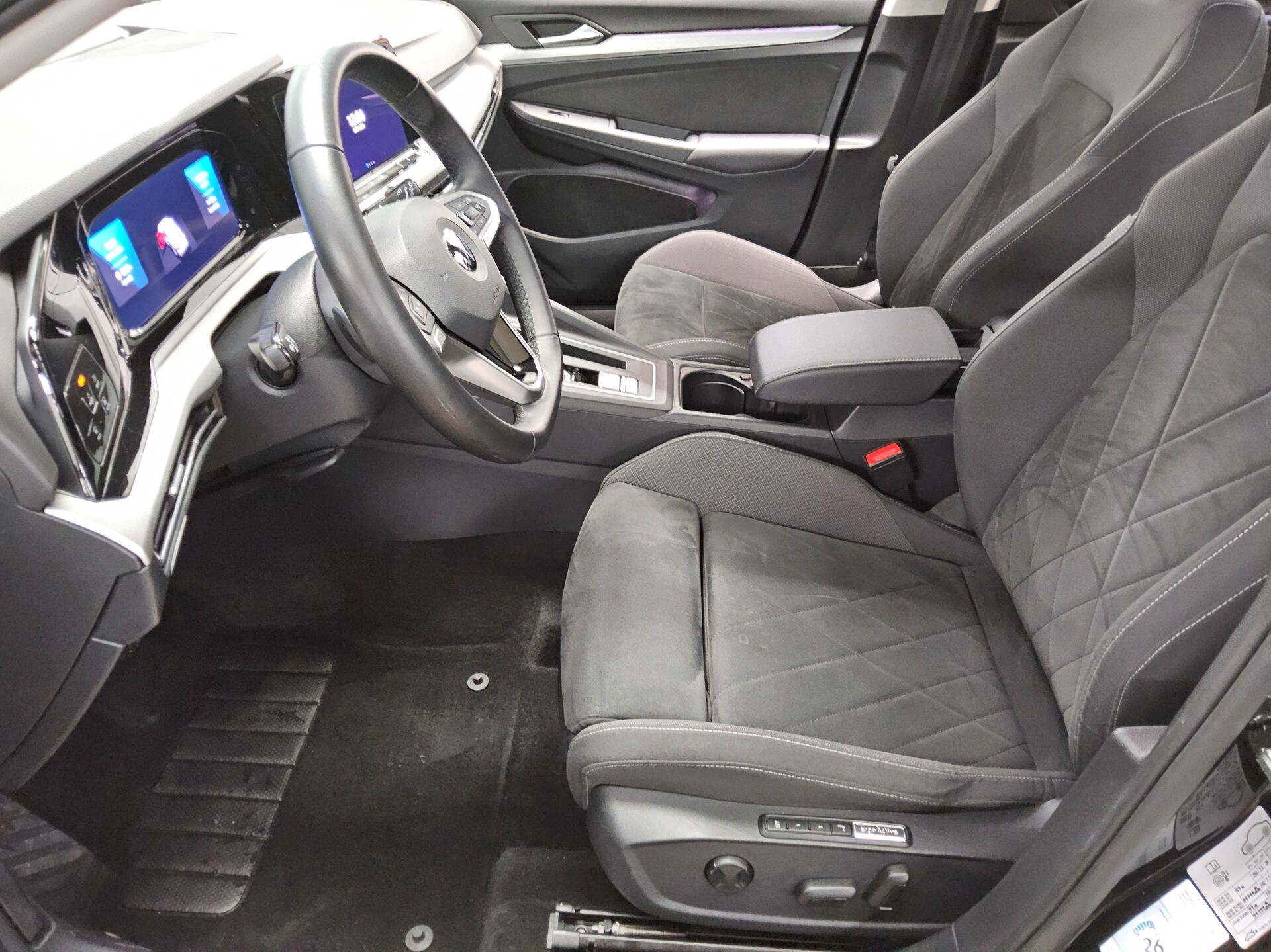 Volkswagen Golf-8 Var. 2.0 TDI Life Navi LED DC RfK ACC Shz 9