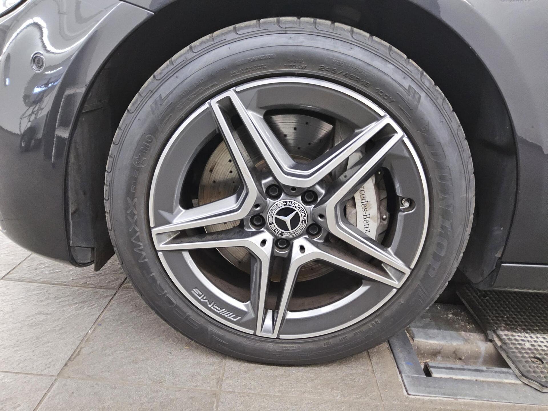 Mercedes-Benz E 300 T de AMG-Line Navi LED Pano MBUX-AR RfK 11