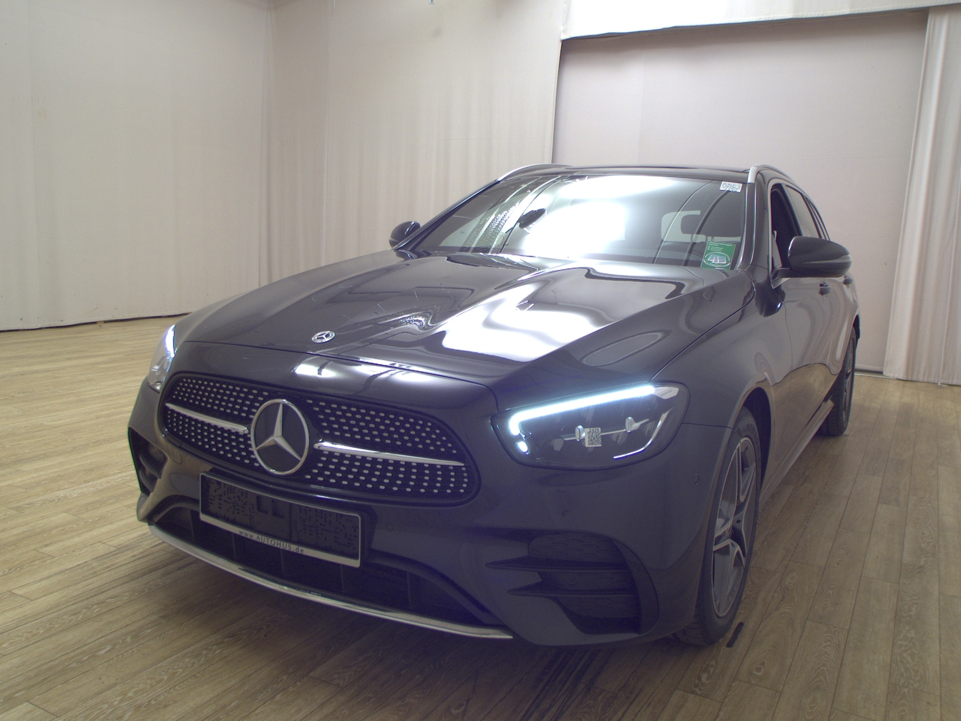 Mercedes-Benz E 300 T de AMG-Line Navi LED Pano MBUX-AR RfK 2