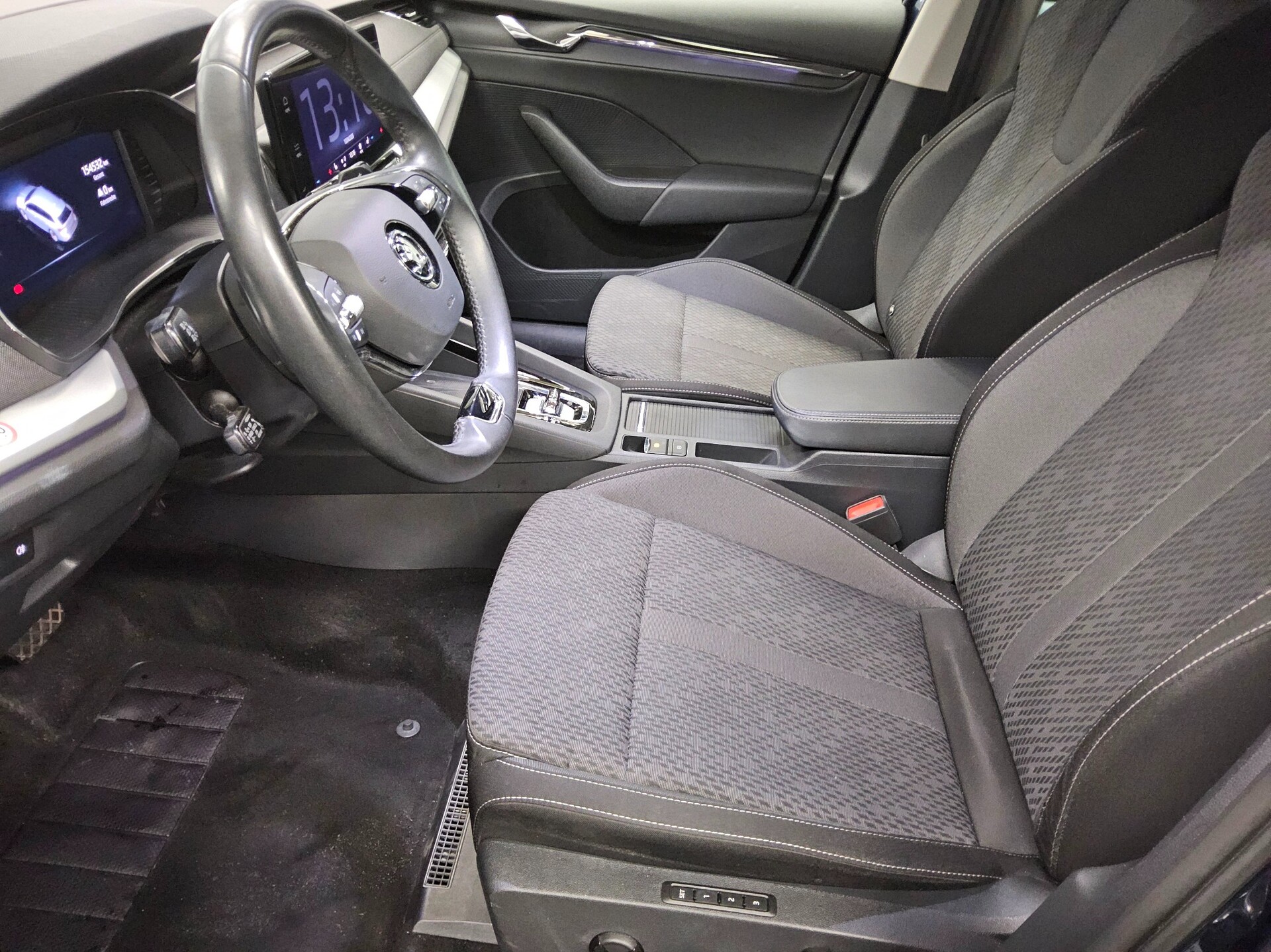 Skoda Octavia Kombi 1.5 TSI Style Navi LED vc HuD RfK 9