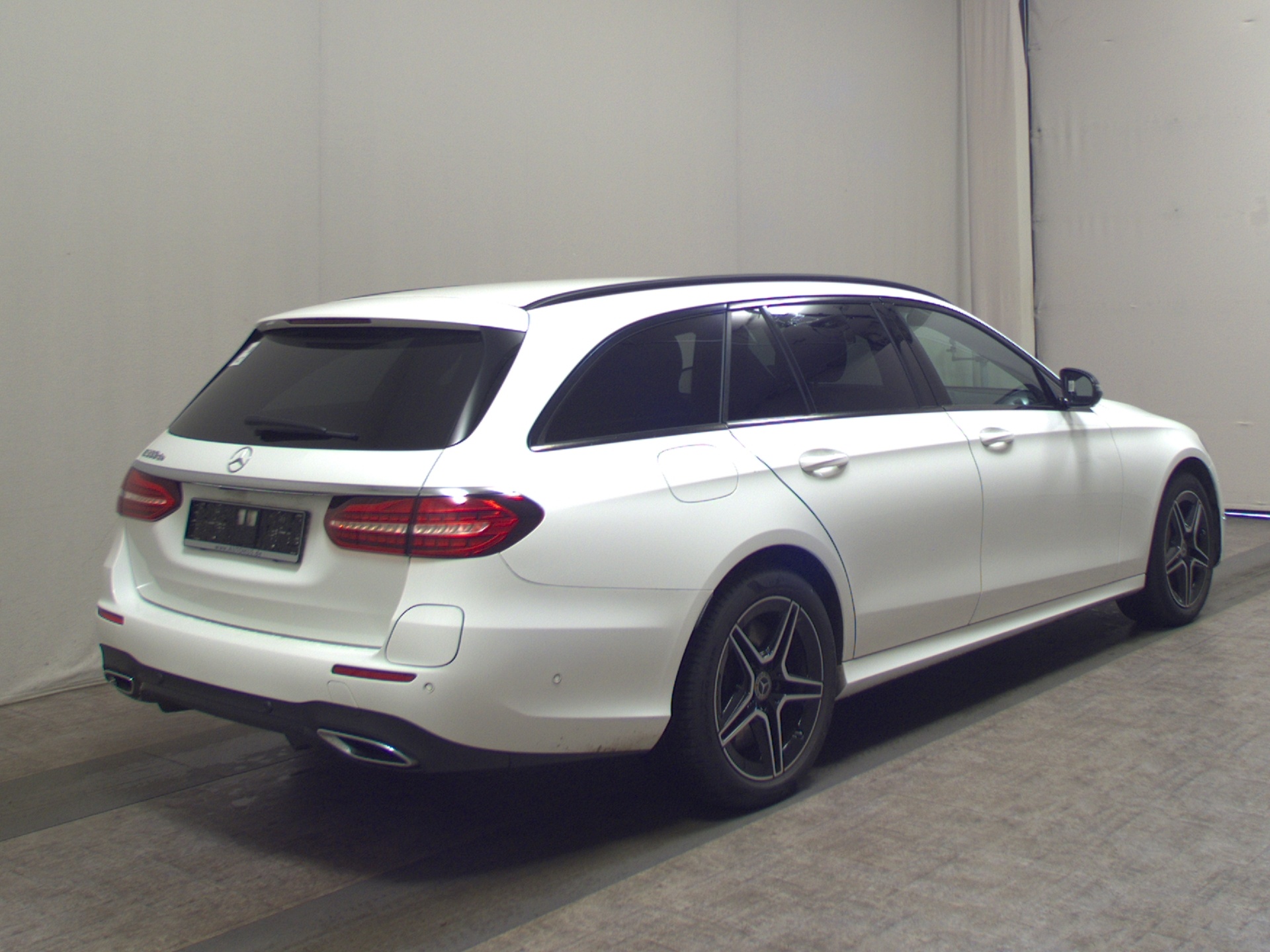 Mercedes-Benz E 300 T de AMG-Line Night Navi LED Burmester HuD 4