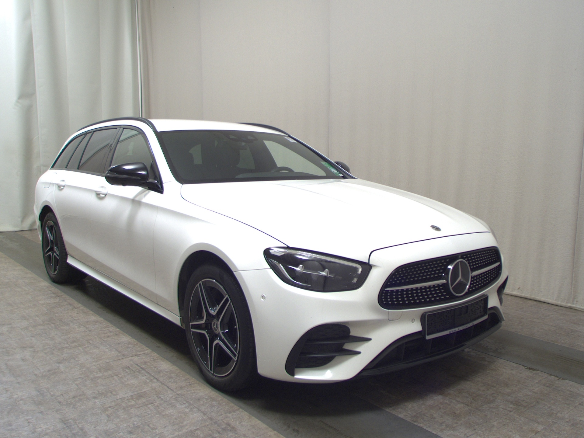 Mercedes-Benz E 300 T de AMG-Line Night Navi LED Burmester HuD 3