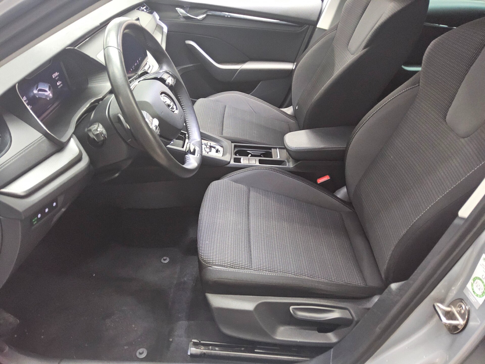 Skoda Octavia Kombi 2.0 TDI Ambition Navi LED Virtual 9