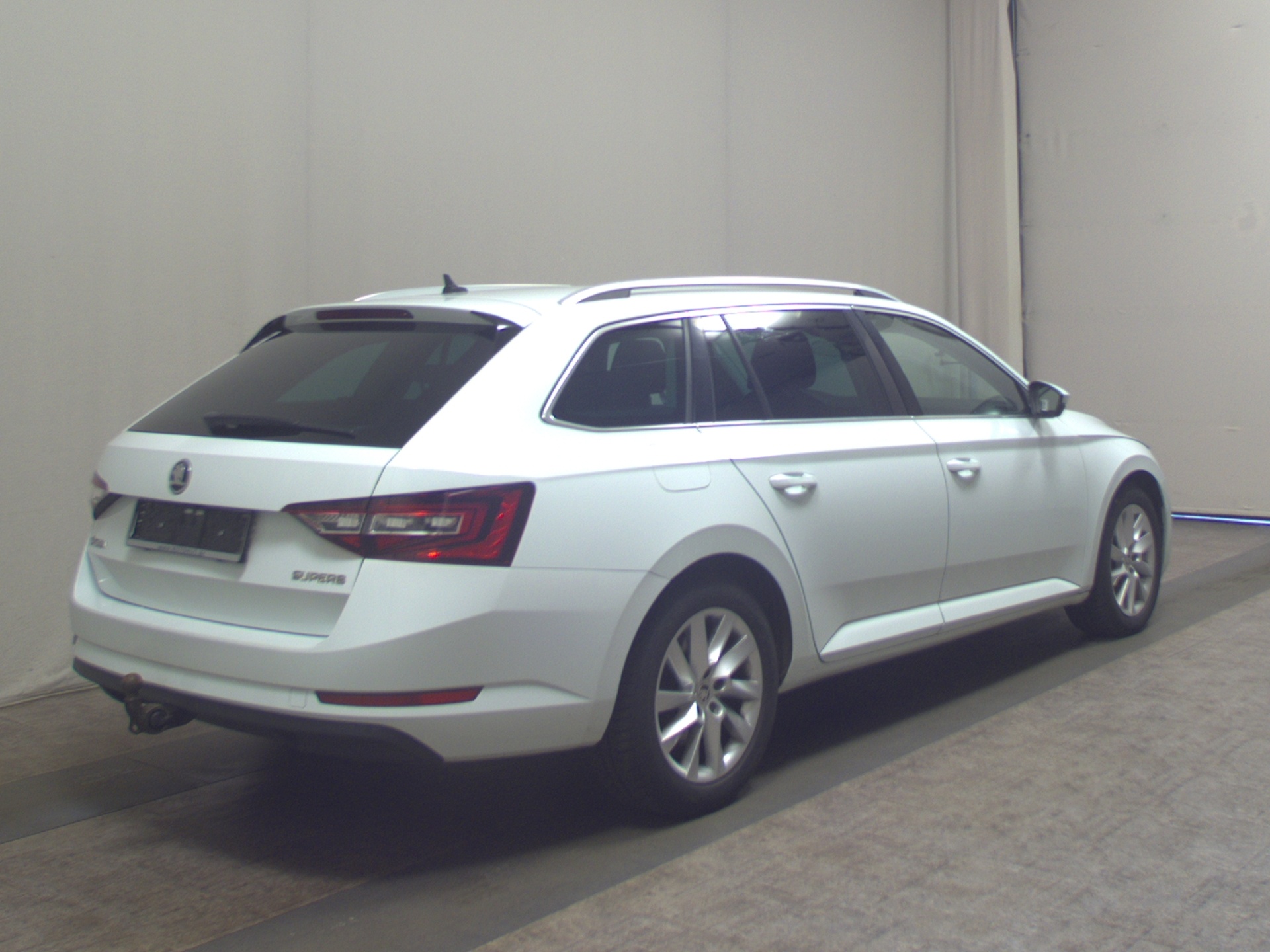 Skoda Superb Kombi 2.0 TDI Style Navi Xenon AHK RfK 4