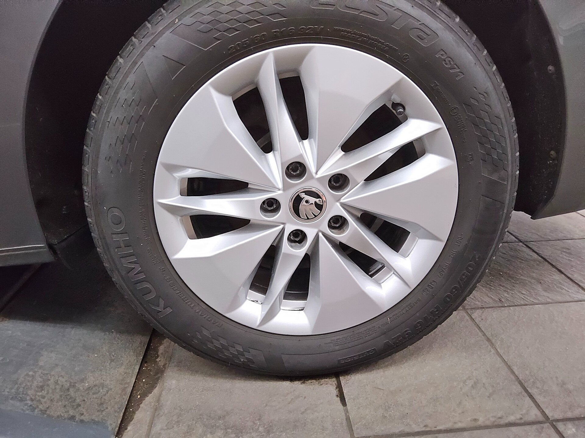 Skoda Octavia Kombi 2.0 TDI Ambition Navi vc LED ACC 11