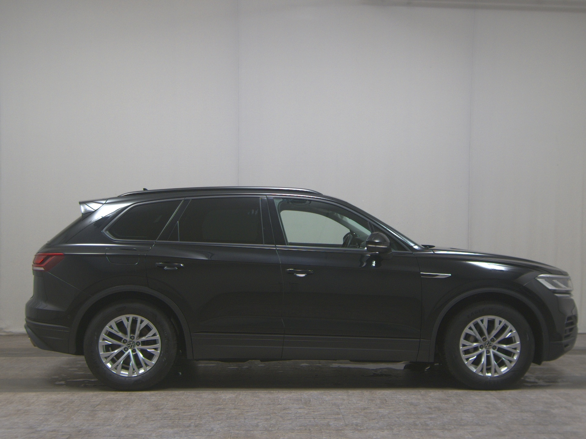 Volkswagen Touareg 3.0 TDI 4M Luft Leder Navi DC LED RFK