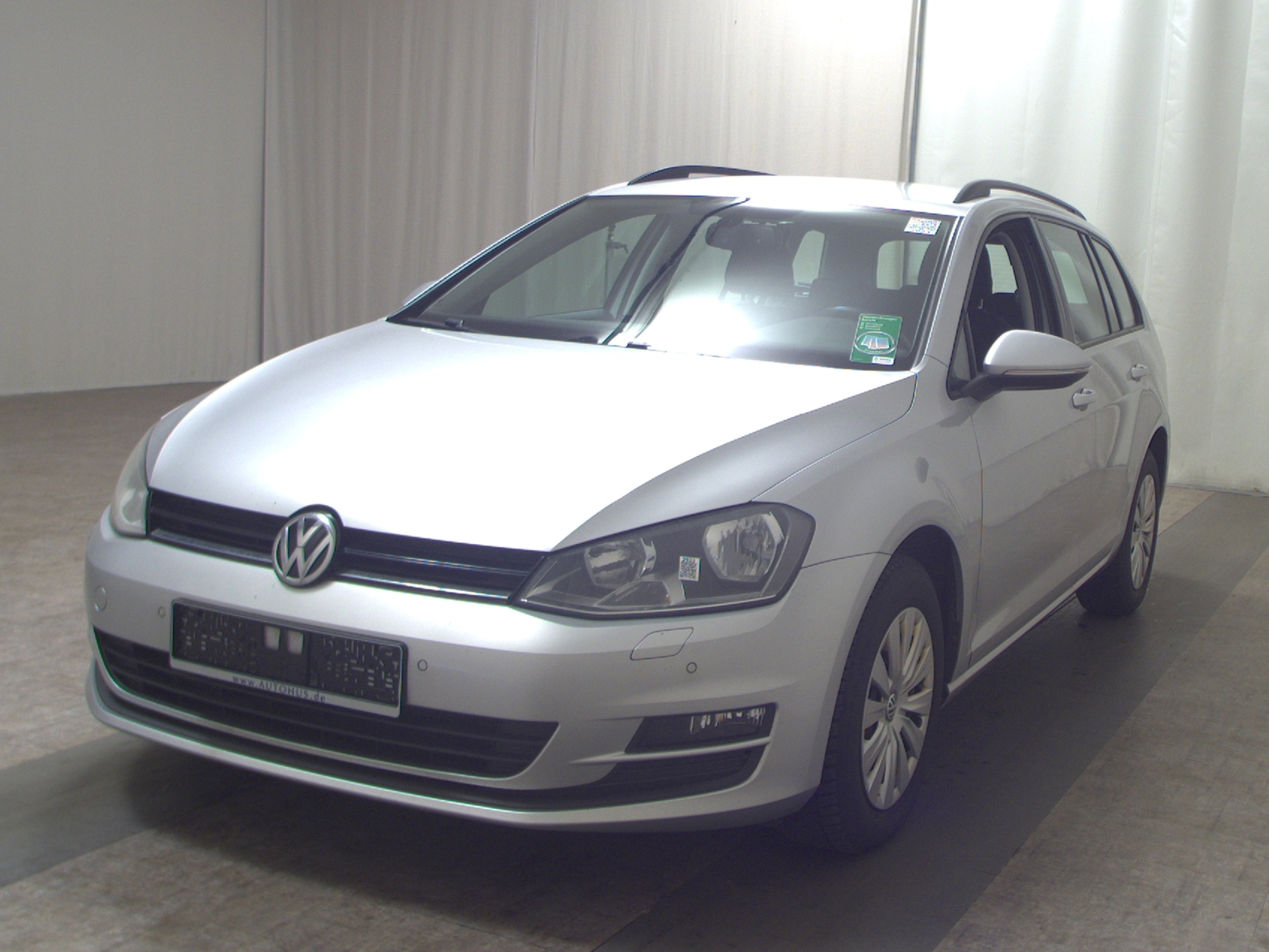 Volkswagen Golf-7 Var. 1.6 TDI Trendline Navi PDC SHZ 2