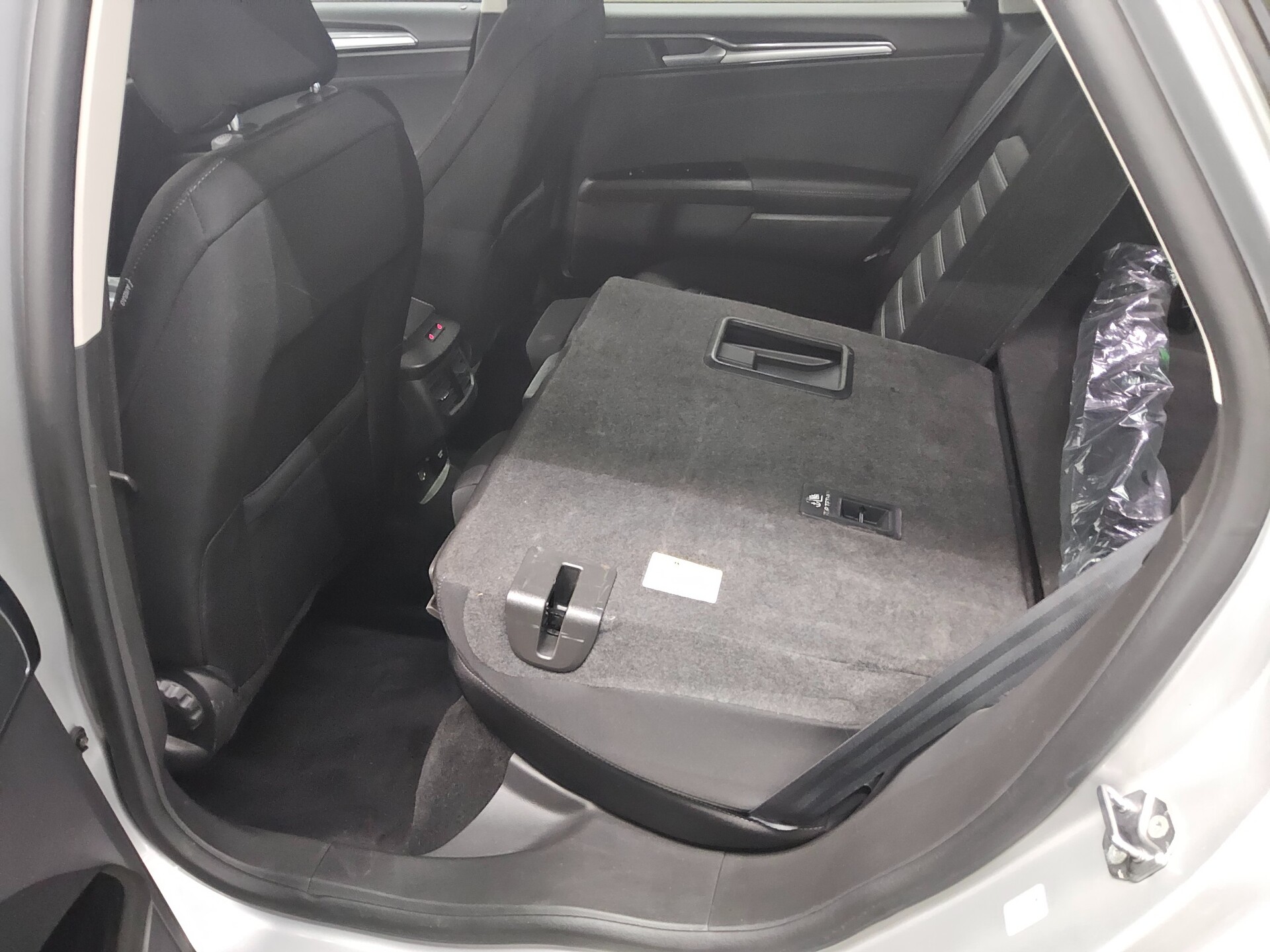 Ford Mondeo Turnier 2.0 EB Trend Navi RFK 4xSHZ 13