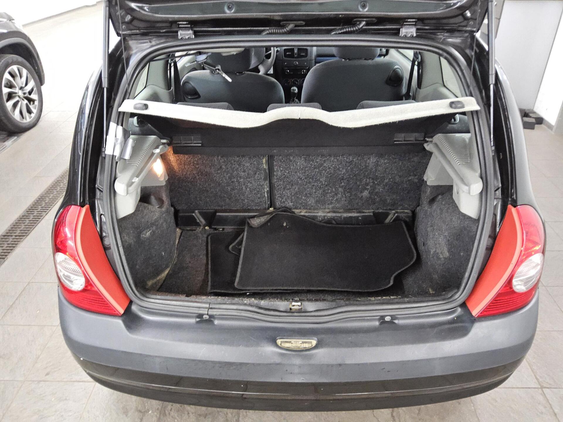 Renault Clio 1.2 Klima USB ZV 11