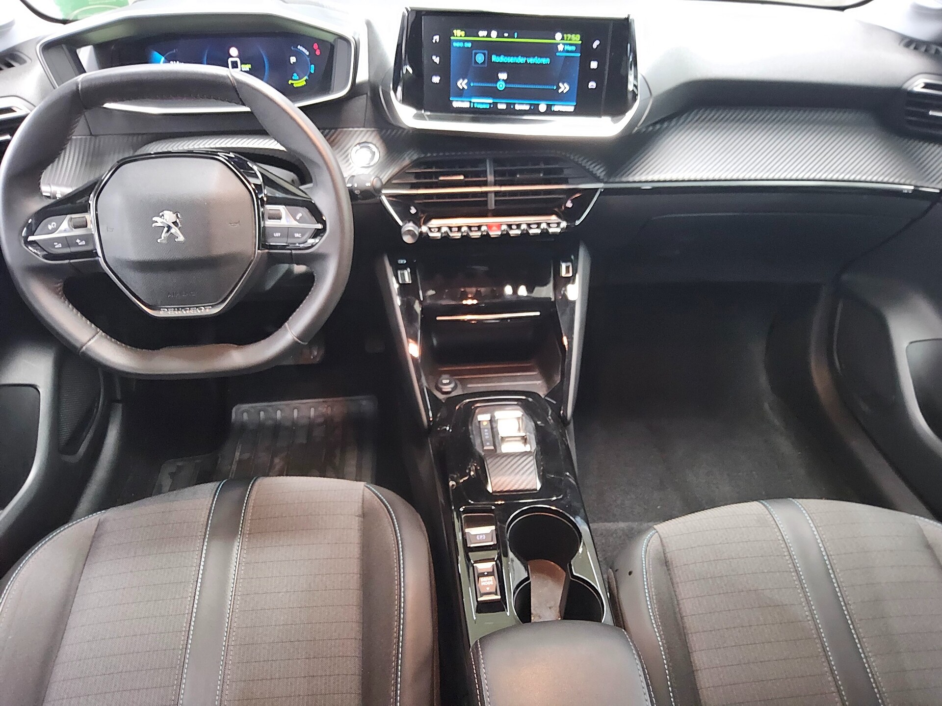 Peugeot 208 e Allure LED Shz PDC T-Leder 5