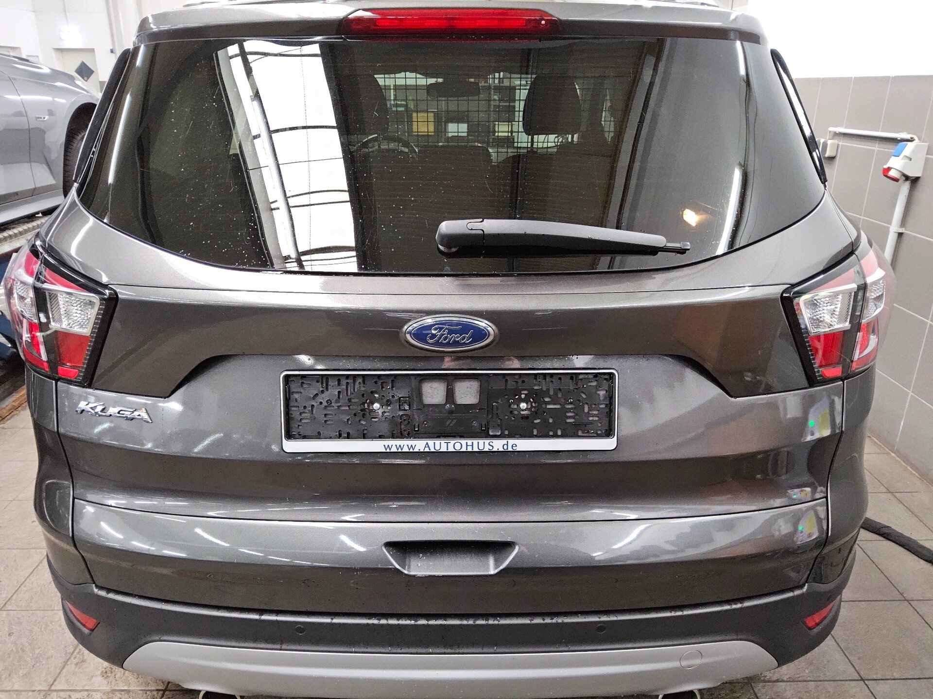 Ford Kuga 2.0 TDCI 4x4 Cool&Connect Navi AHK PDC Shz 10