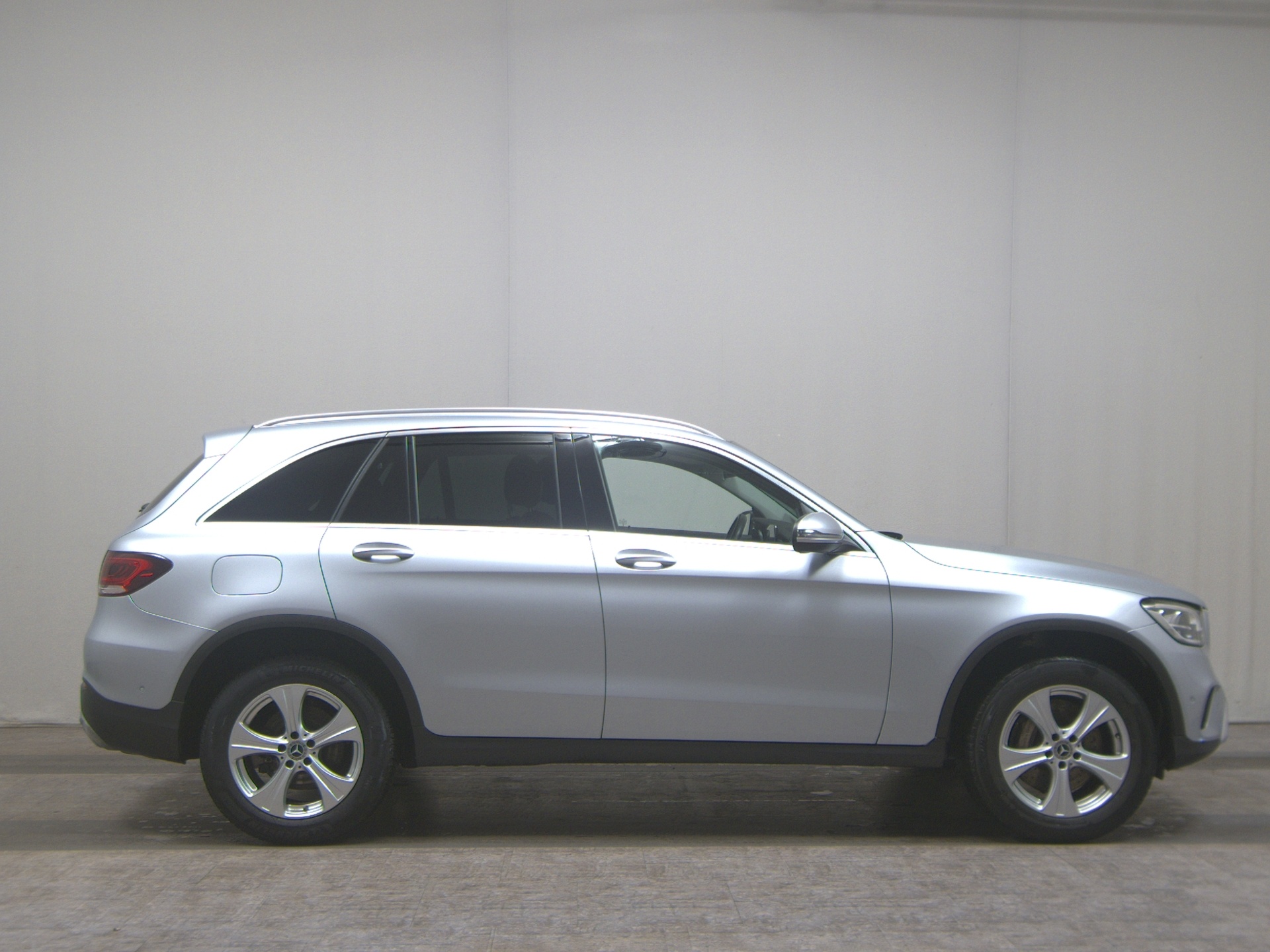 Mercedes-Benz GLC 220 d 4M Navi LED HuD T-Leder AHK Distr.+