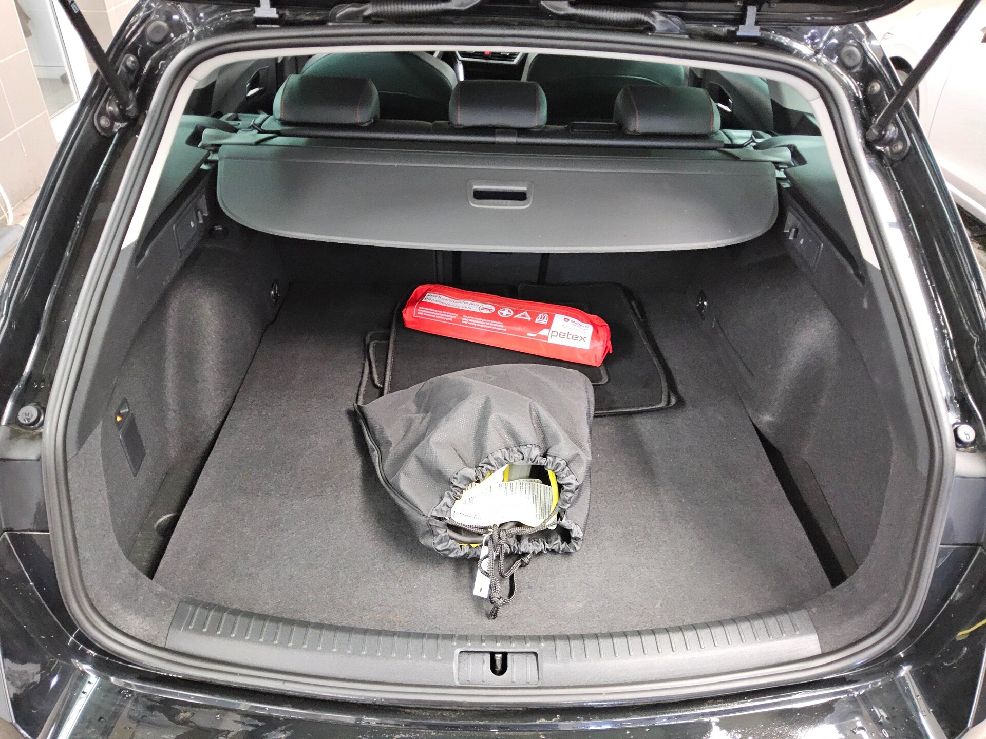 Seat Leon ST 1.4 e-HYBRID FR-Line Navi LED ACC AHK 12