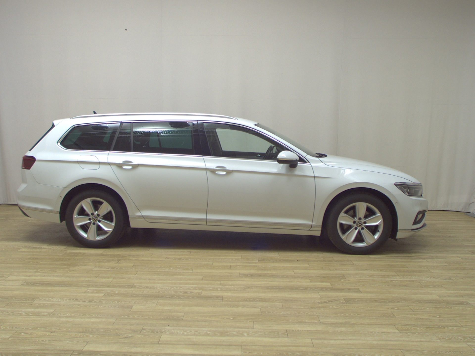 Volkswagen Passat Var. 2.0 TDI 4M Elegance Navi Matrix AHK