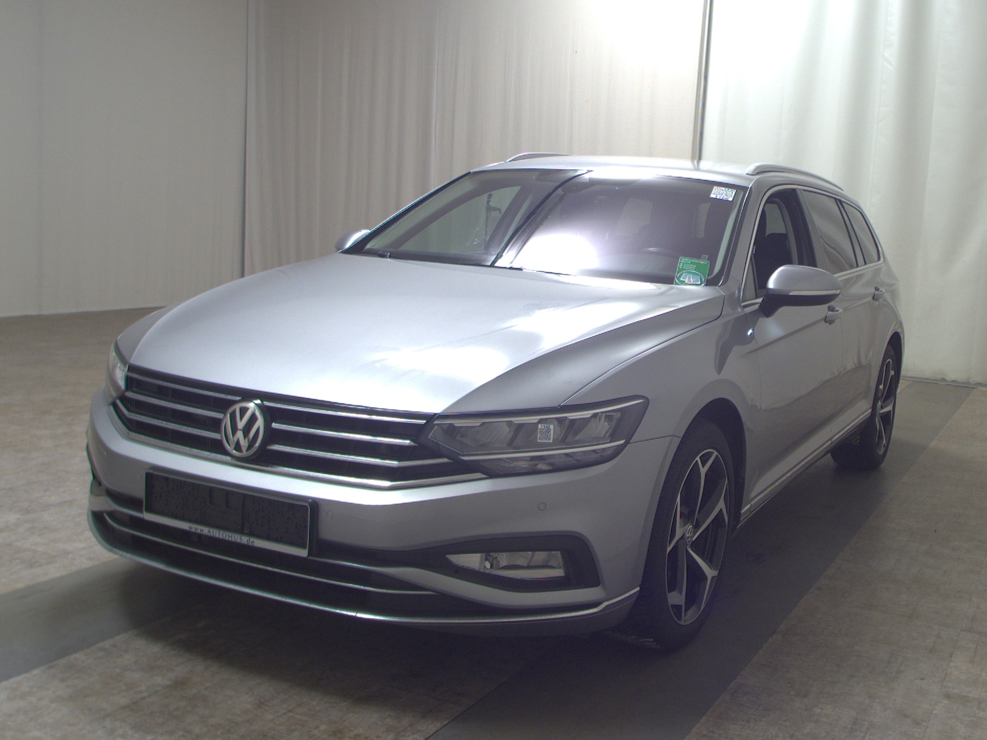 Volkswagen Passat Var. 1.5 TSI Elegance T-Leder Navi DC LED 2