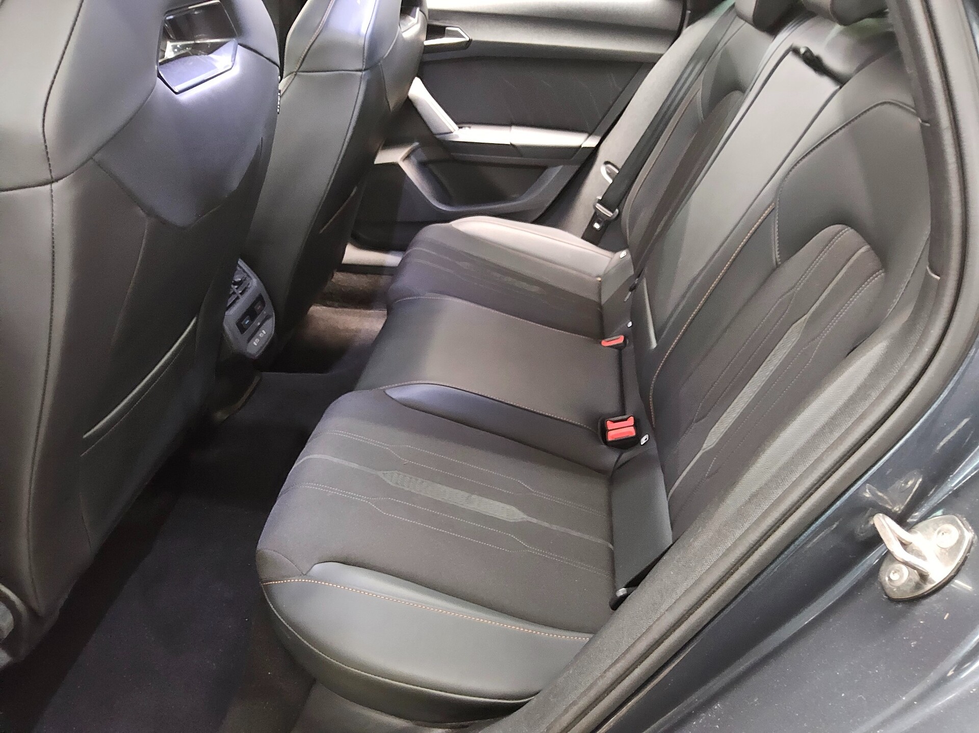 Cupra Leon Sportstourer 1.4 e-Hybrid Navi LED vc DCC 13