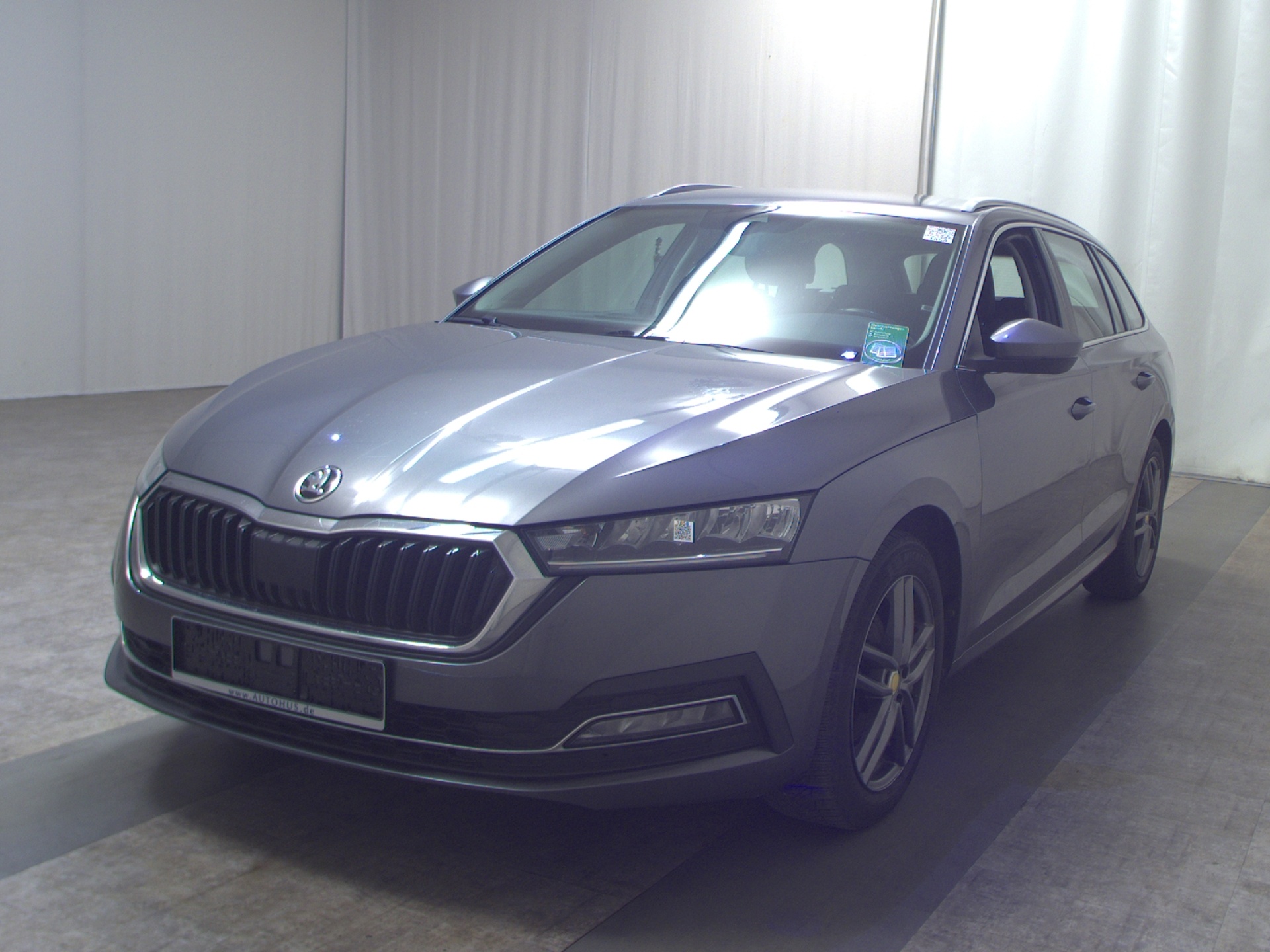 Skoda Octavia Kombi 2.0 TDI Style Navi vc LED ACC AHK 2