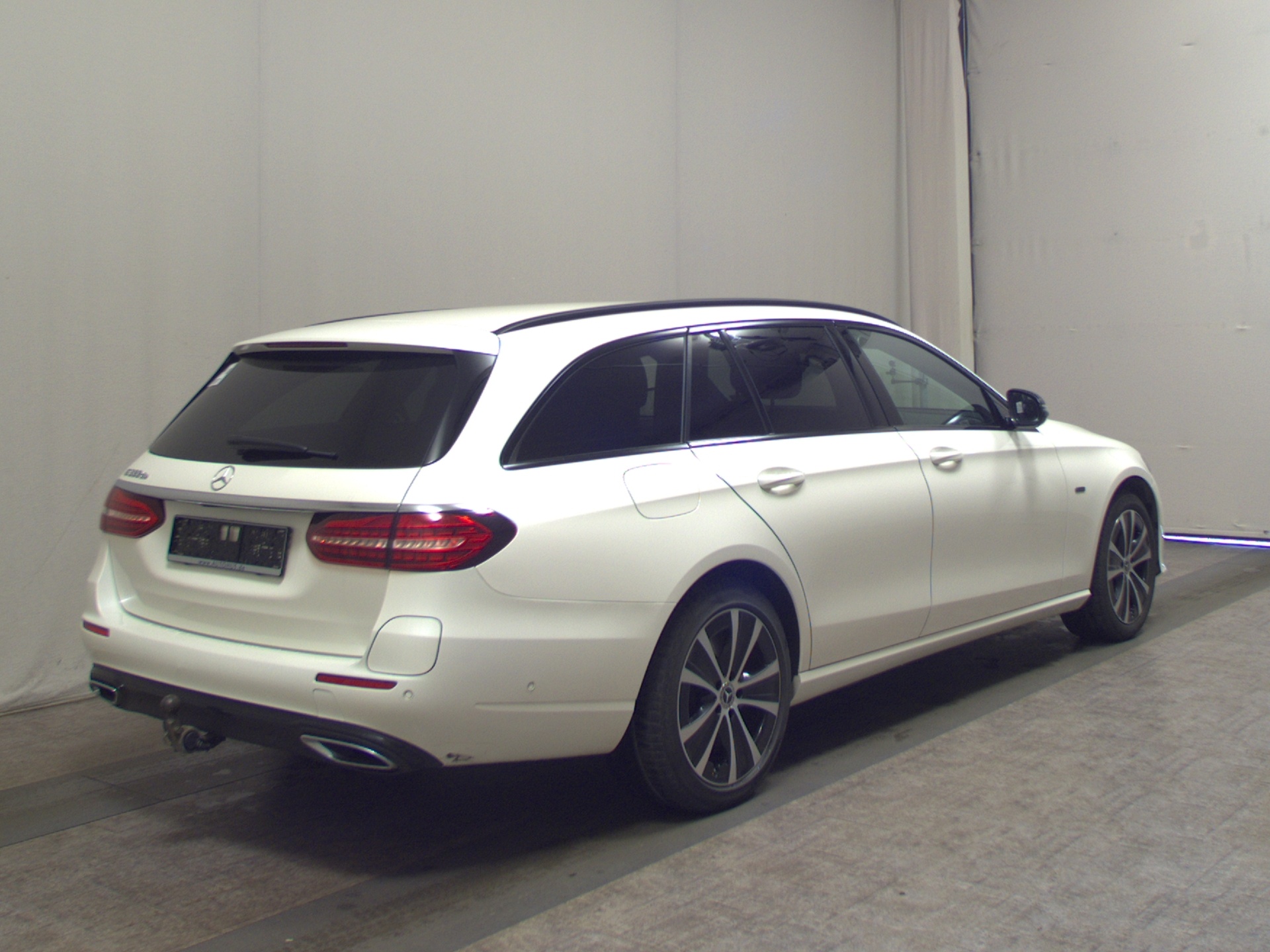 Mercedes-Benz E 300 T de Avantgarde Night Burmester GSD Distr+ 4