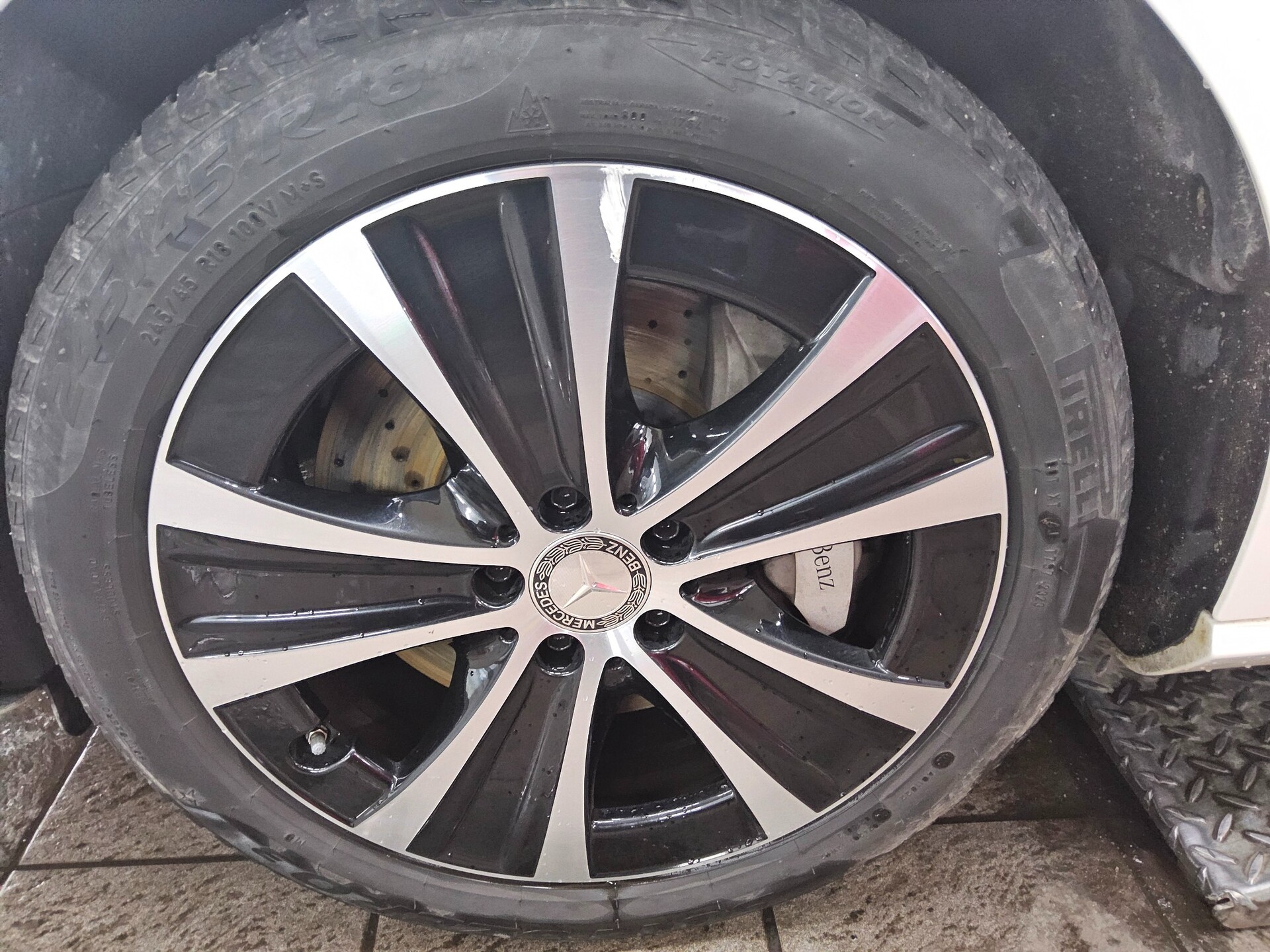 Mercedes-Benz E 300 T de Avantgarde Night Burmester GSD Distr+ 11