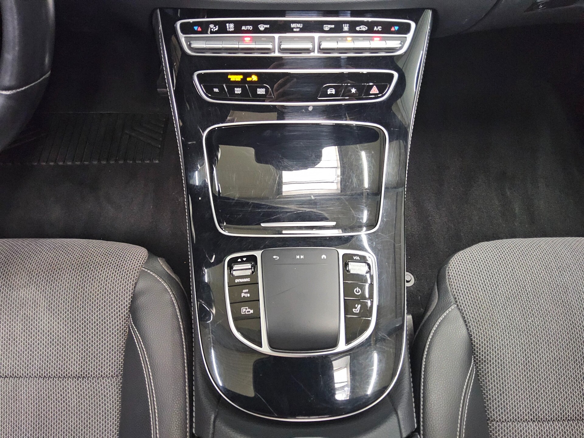 Mercedes-Benz E 300 T de Avantgarde Night Burmester GSD Distr+ 6