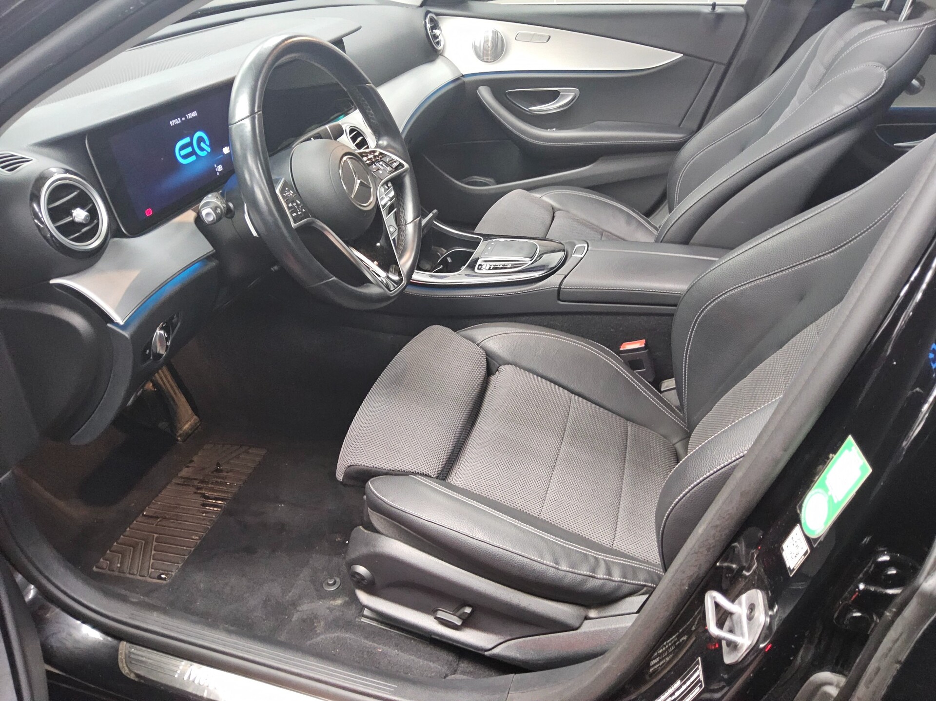 Mercedes-Benz E 300 T de Avantgarde Navi Pano Burmester AHK 9