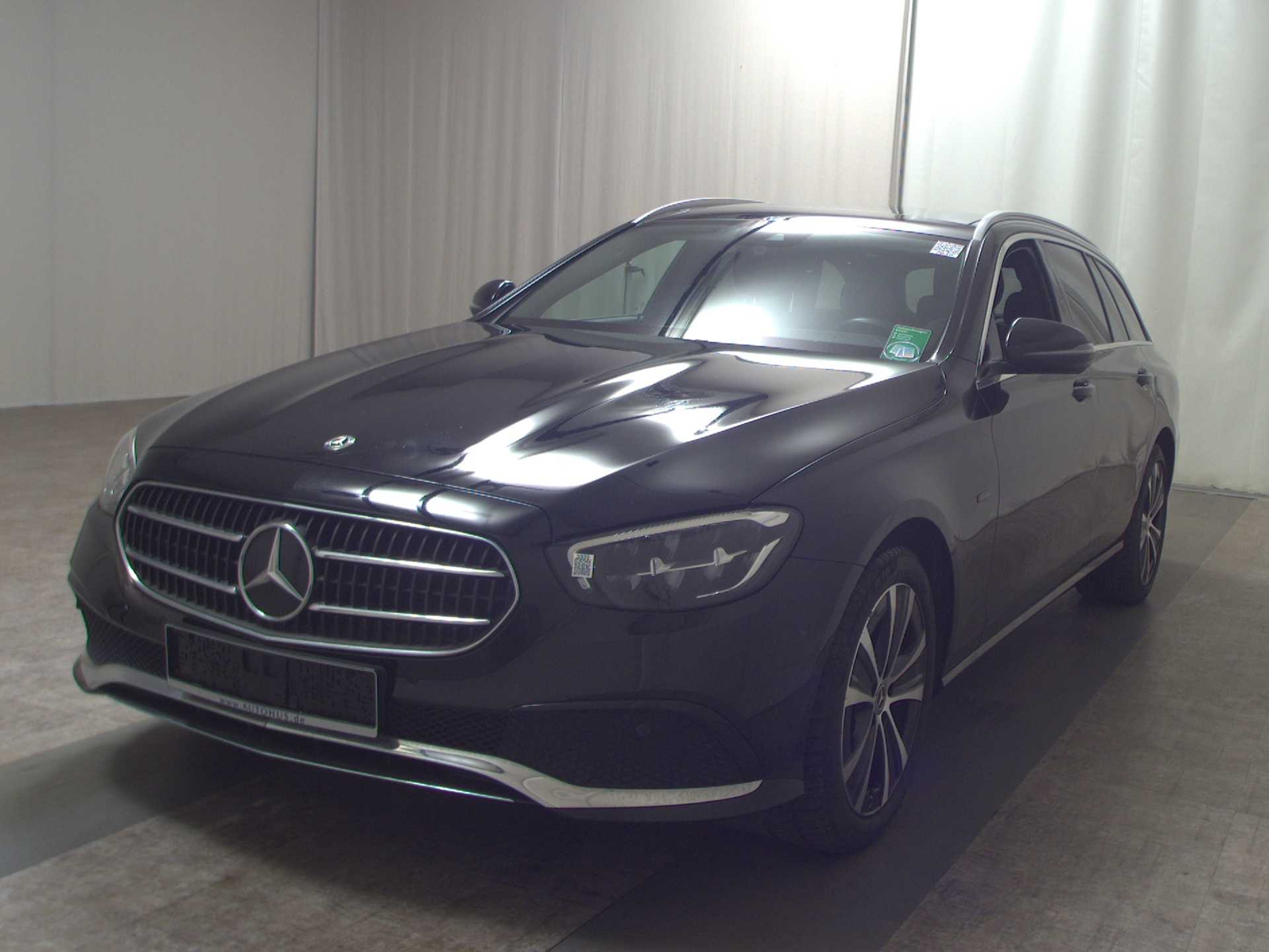 Mercedes-Benz E 300 T de Avantgarde Navi Pano Burmester AHK 2