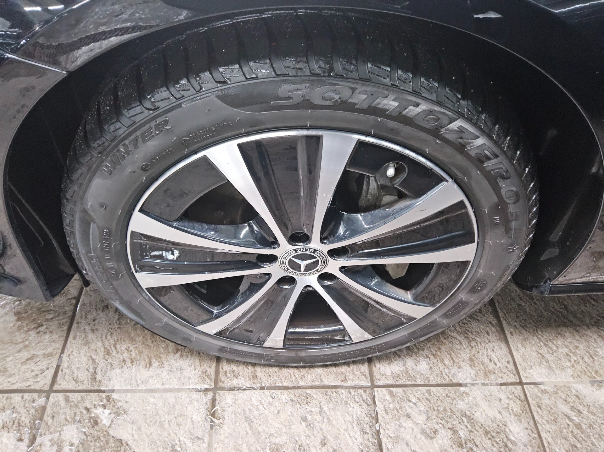 Mercedes-Benz E 300 T de Avantgarde Navi Pano Burmester AHK 11