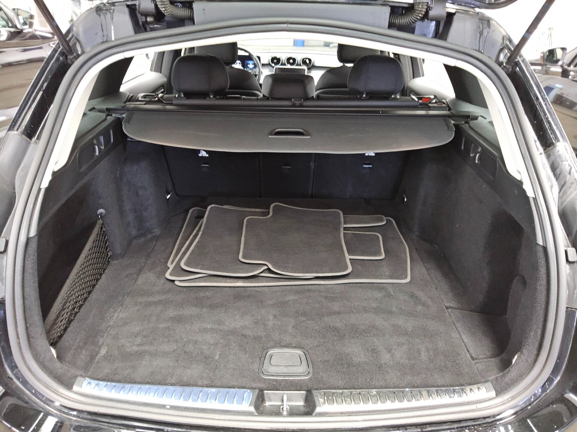 Mercedes-Benz C 200 T d Avantgarde Night Navi LED RFK 12