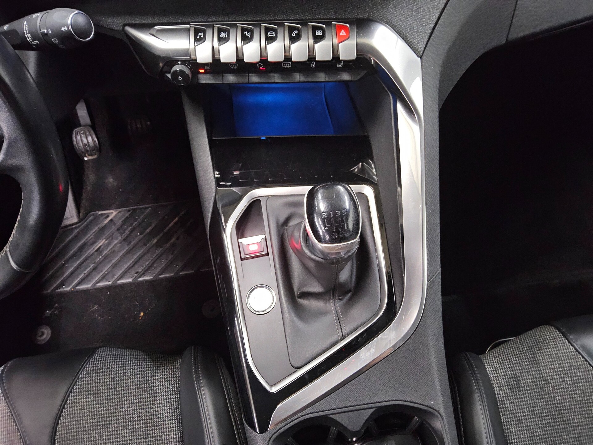 Peugeot 3008 1.2 PureTech Allure T-Leder Navi vorb. PDC 6