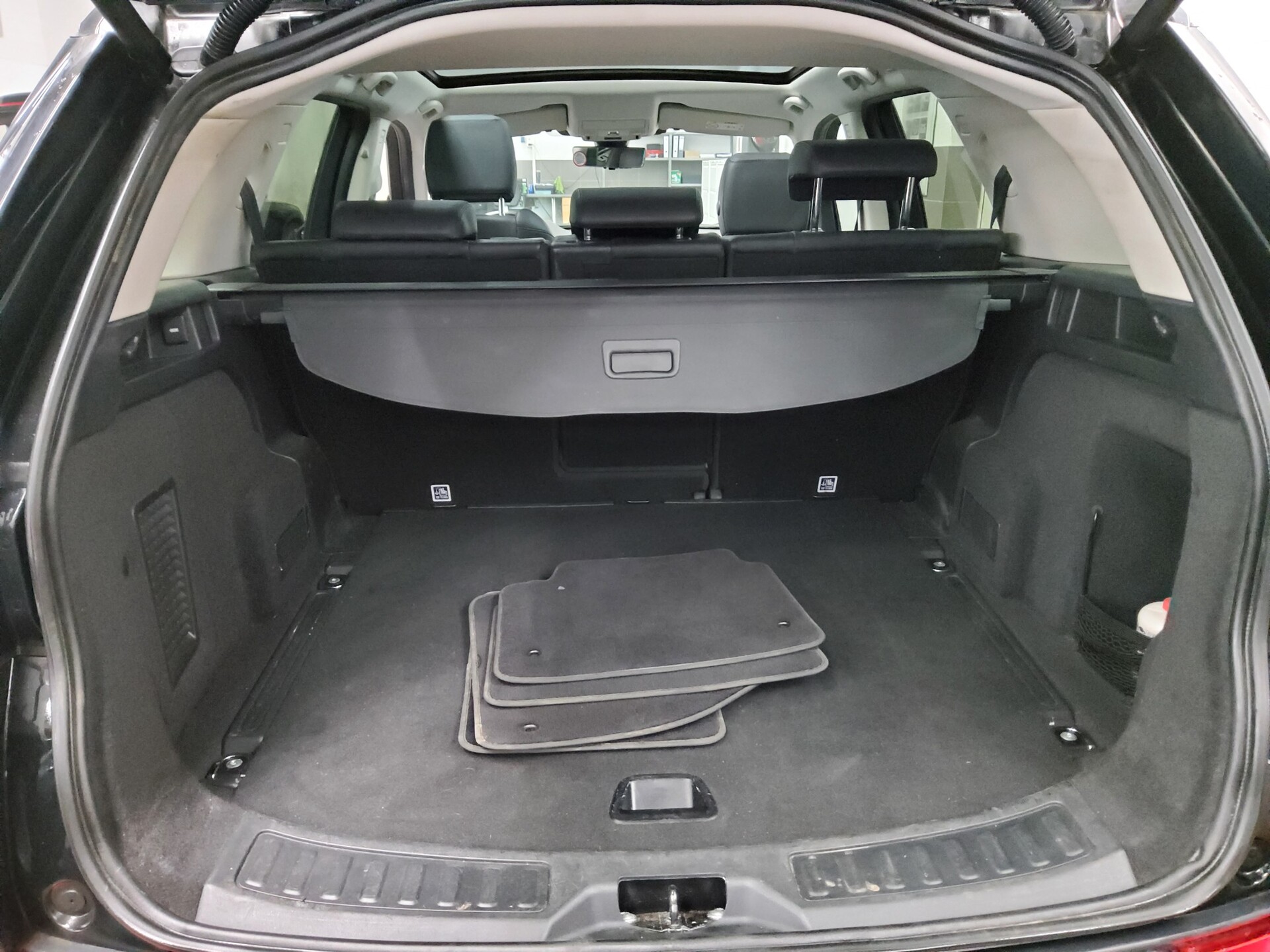 Land Rover Discovery Sport SE Navi LED Pano Leder RFK 12