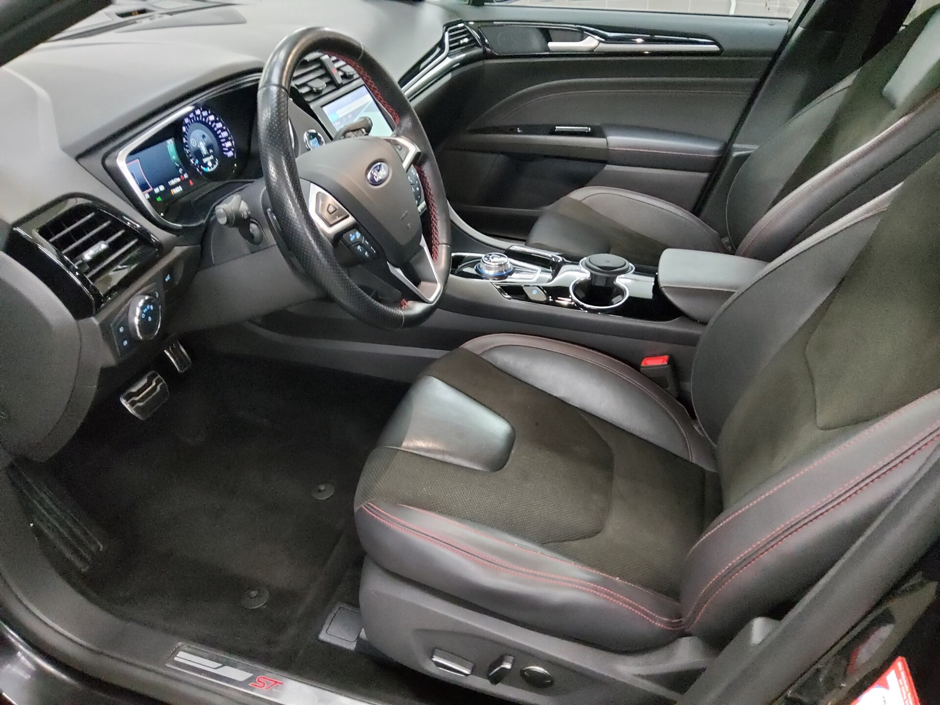 Ford Mondeo Turnier 2.0 EB ST-Line Navi LED AHK ACC 8