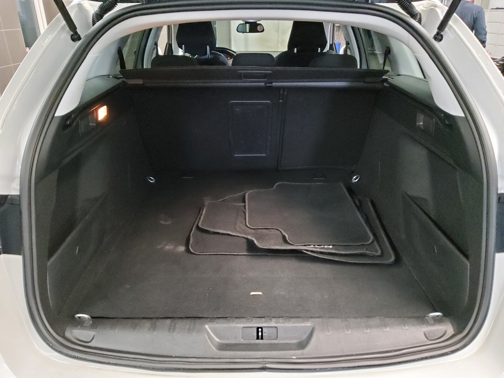 Peugeot 308 1.5 BlueHDI Allure Navi DigiTacho T-Leder 12