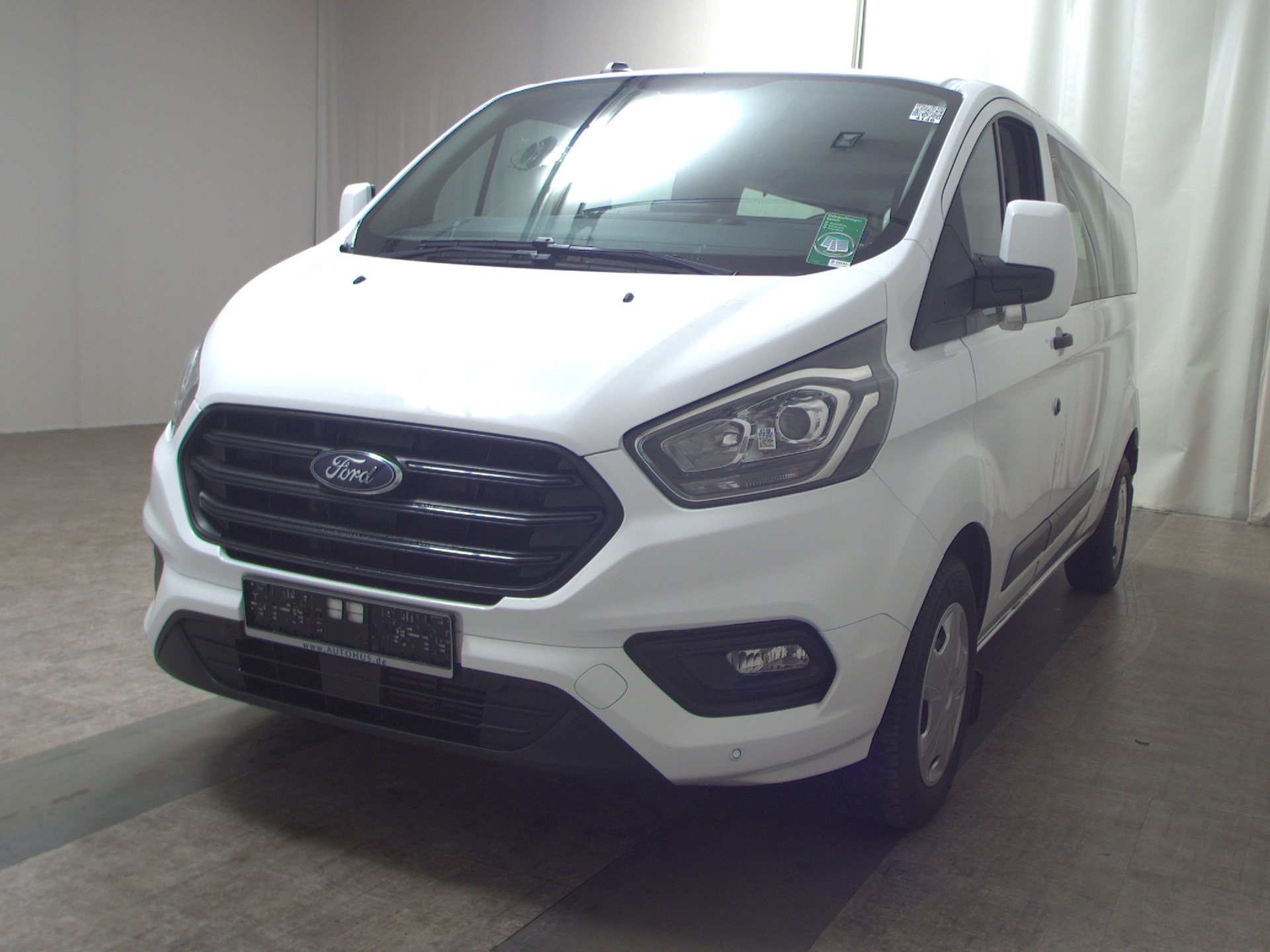 Ford Transit Custom 2.0 EB Trend L2 8-Sitze Navi PDC 2