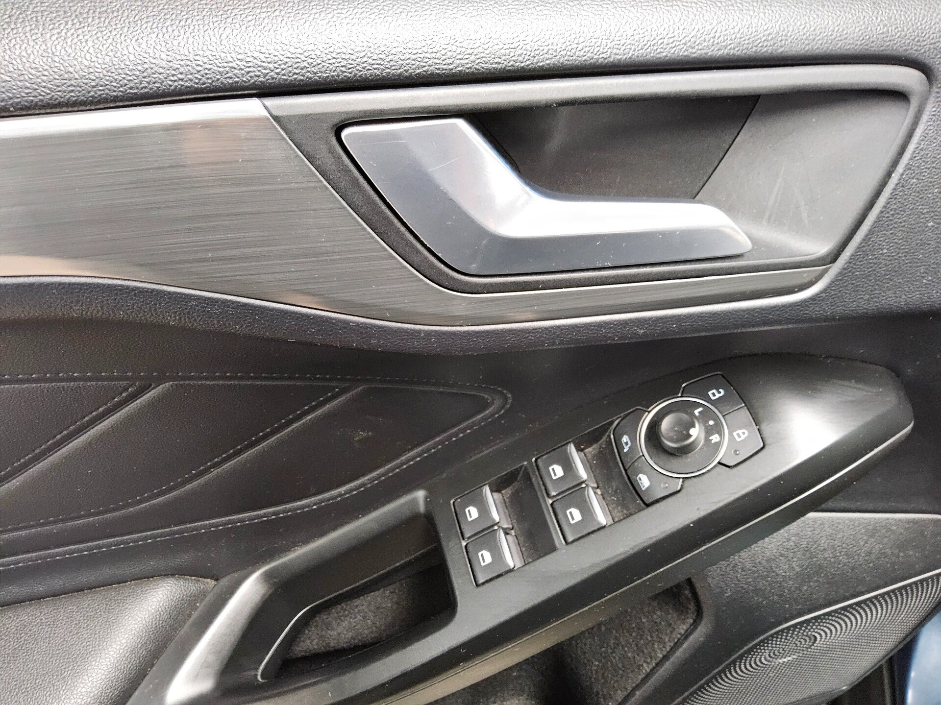 Ford Focus Turnier 1.0 EB Titanium Navi LED RfK PDC 9