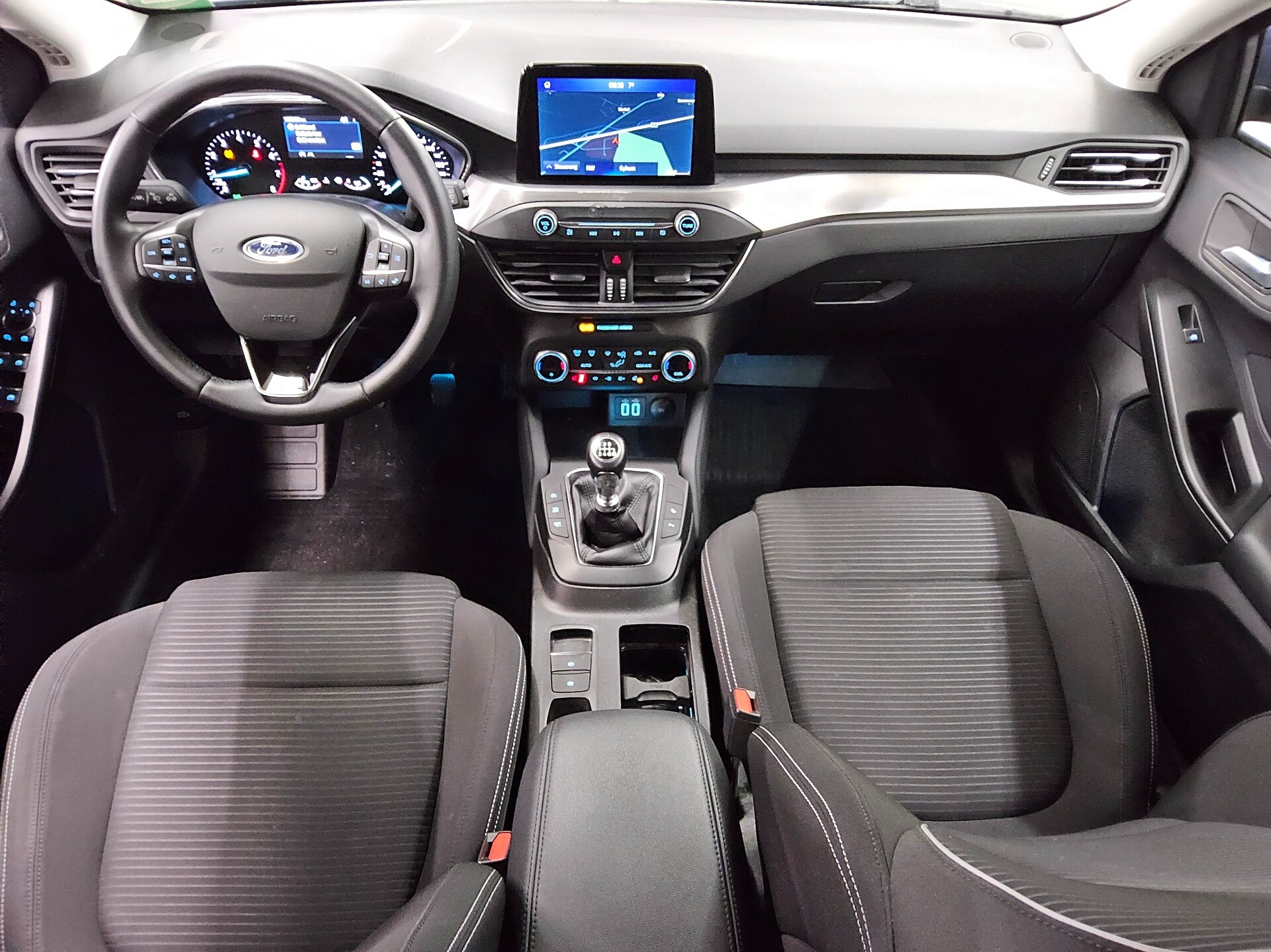 Ford Focus Turnier 1.0 EB Titanium Navi LED RfK PDC 5