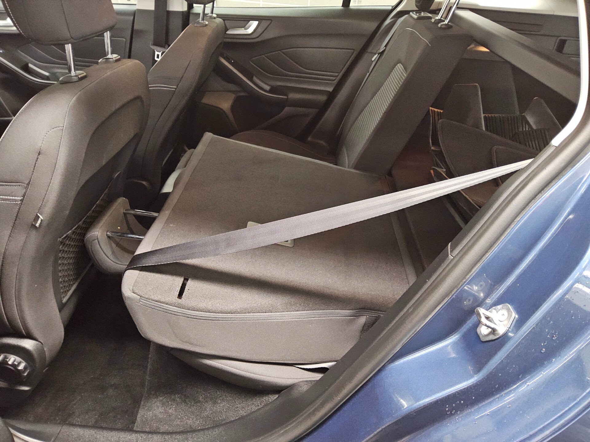 Ford Focus Turnier 1.0 EB Titanium Navi LED RfK PDC 12