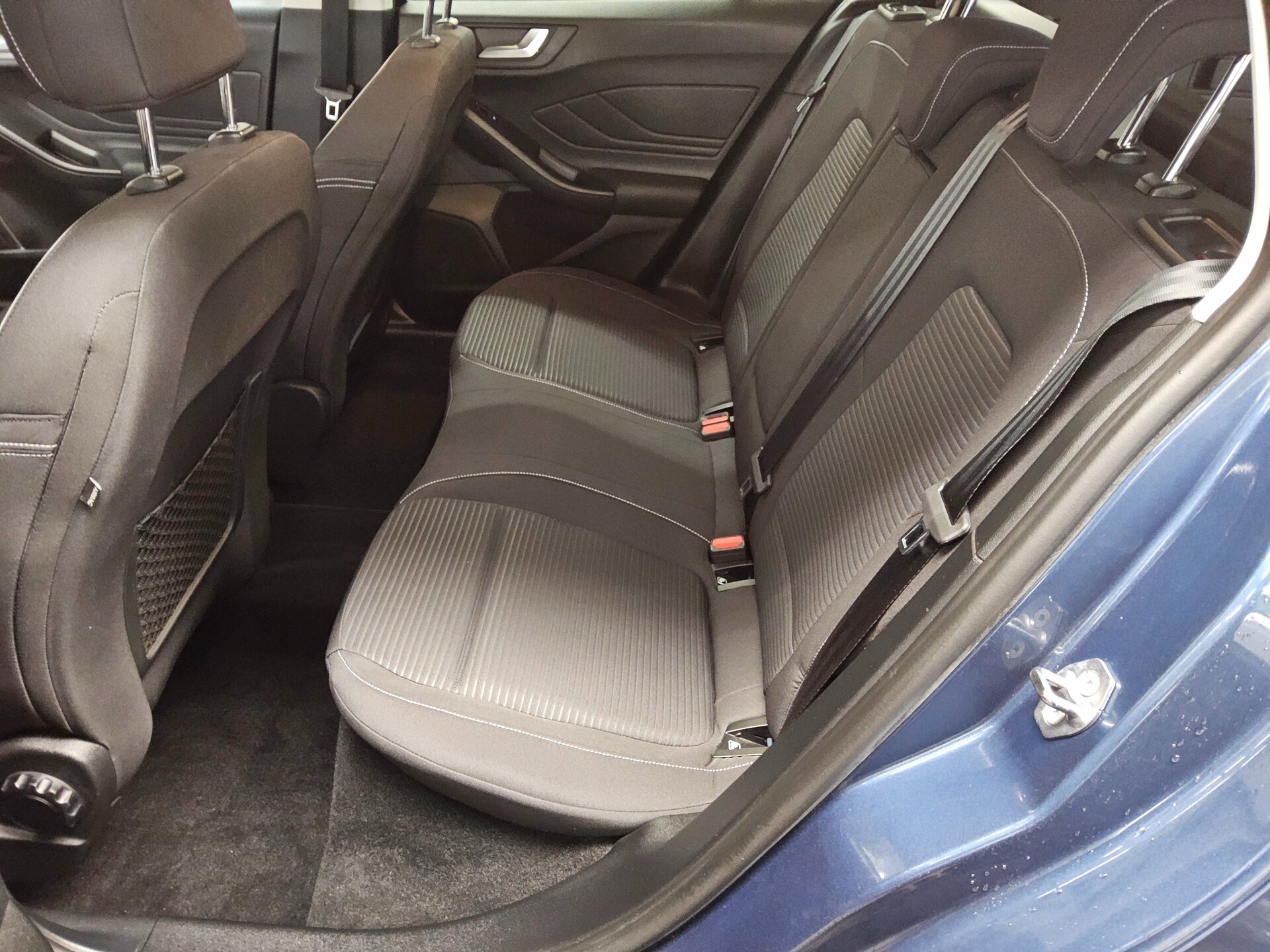 Ford Focus Turnier 1.0 EB Titanium Navi LED RfK PDC 13