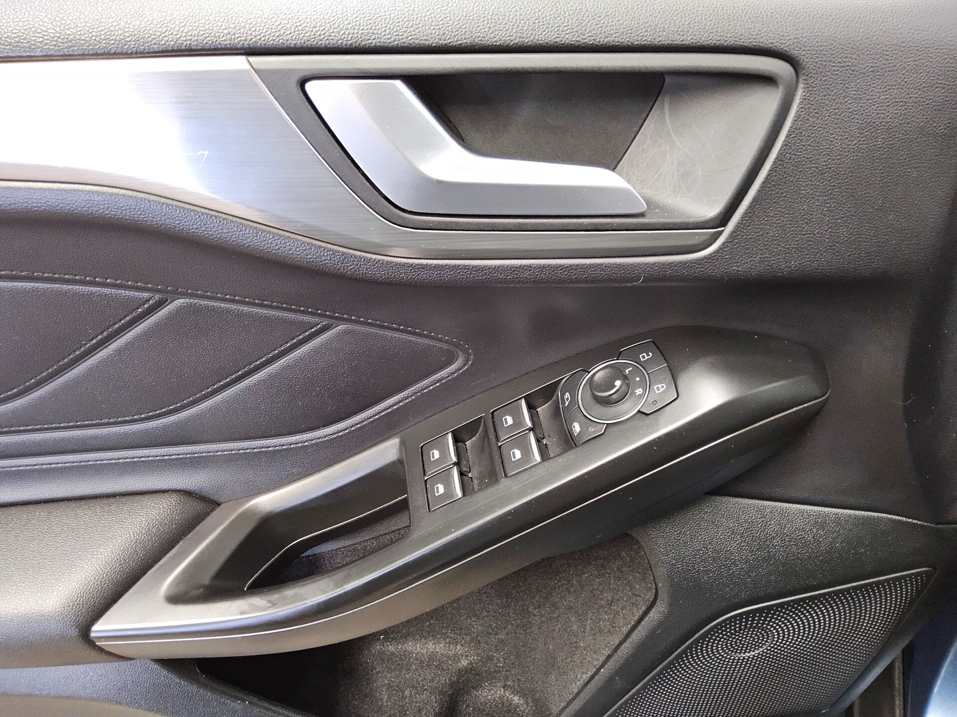 Ford Focus Turnier 1.0 EB Titanium Navi LED RfK PDC 9