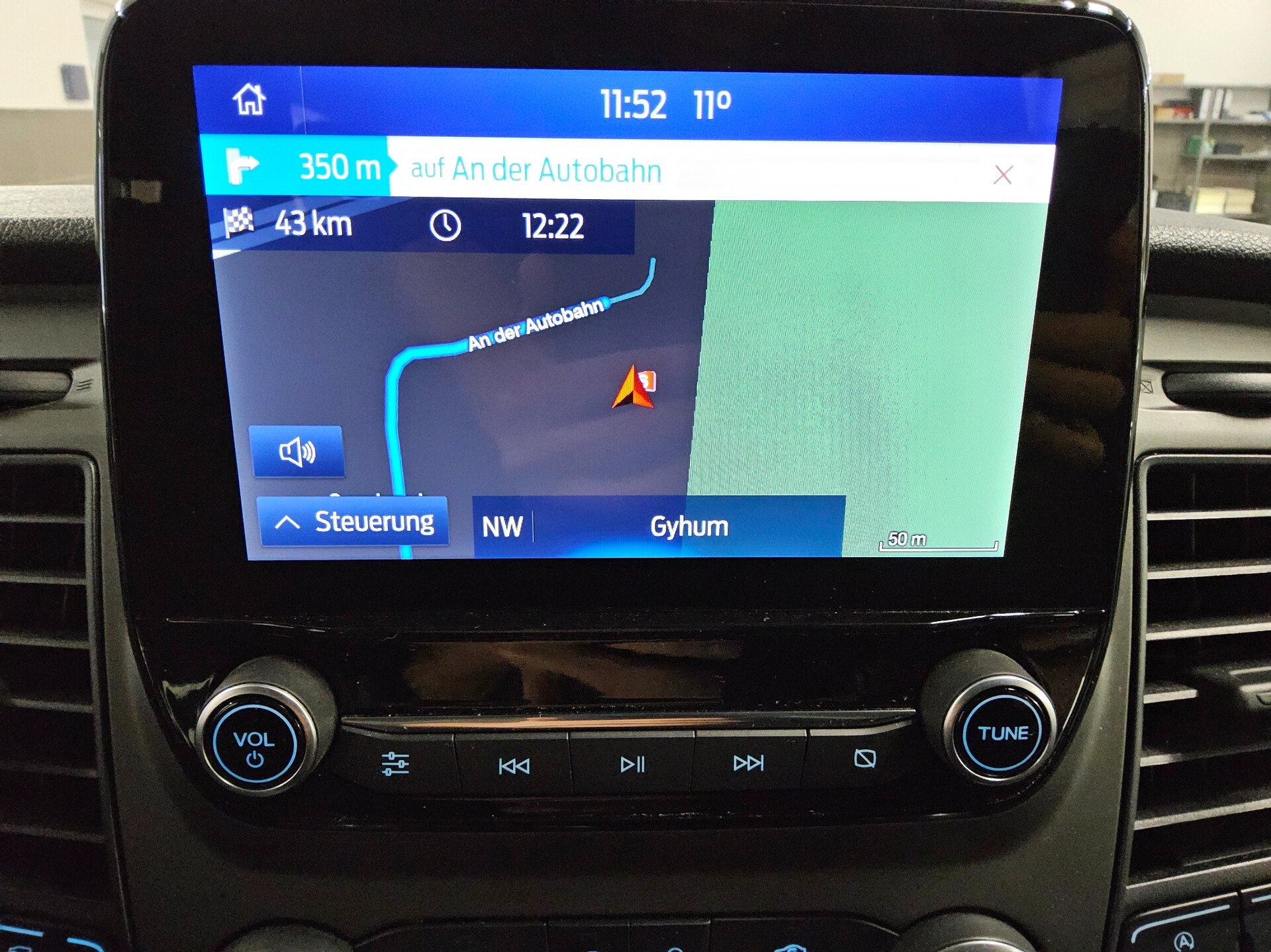 Ford Transit Custom 2.0 EB Trend 8-Sitze Navi PDC Shz 7