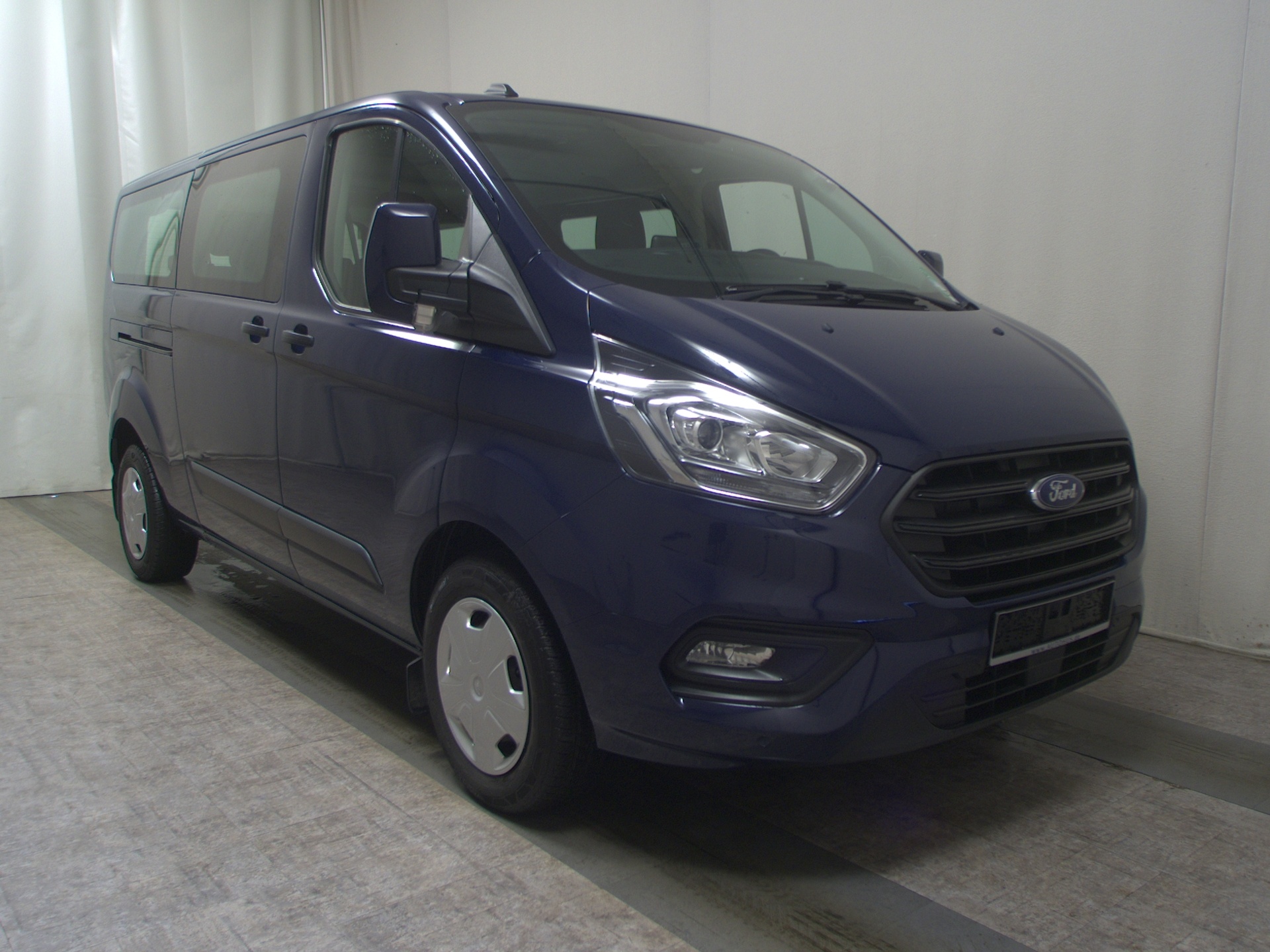 Ford Transit Custom 2.0 EB Trend 8-Sitze Navi PDC Shz 3