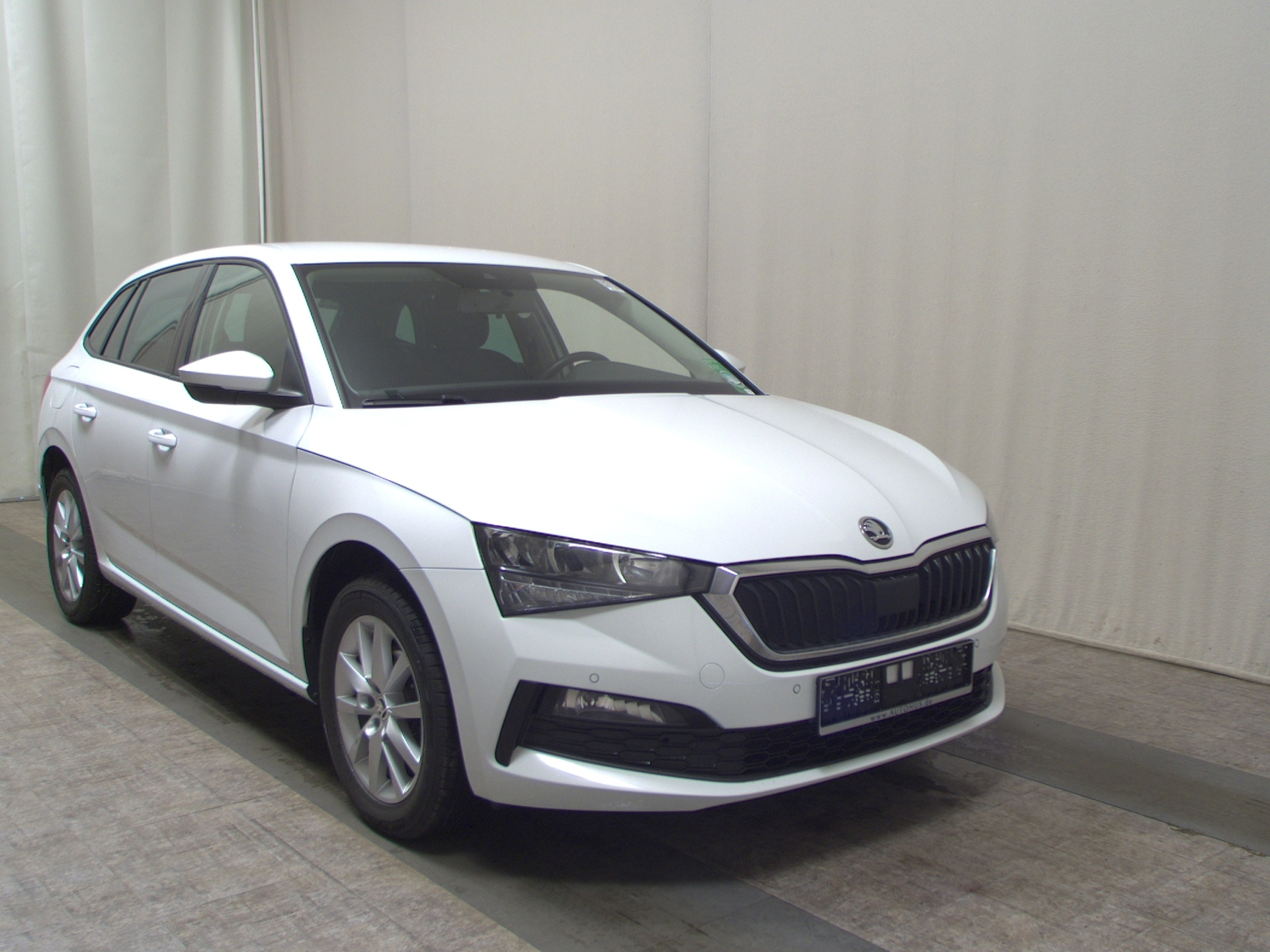 Skoda Scala 1.0 TSI Ambition Navi LED vc ACC PDC Shz 3