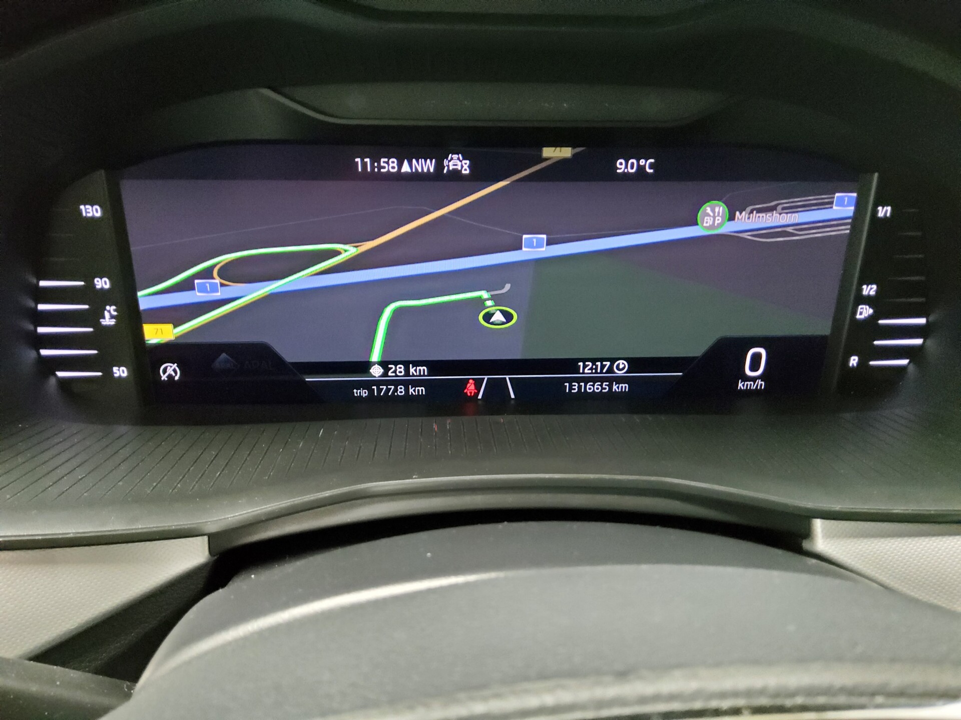 Skoda Scala 1.0 TSI Ambition Navi LED vc ACC PDC Shz 8