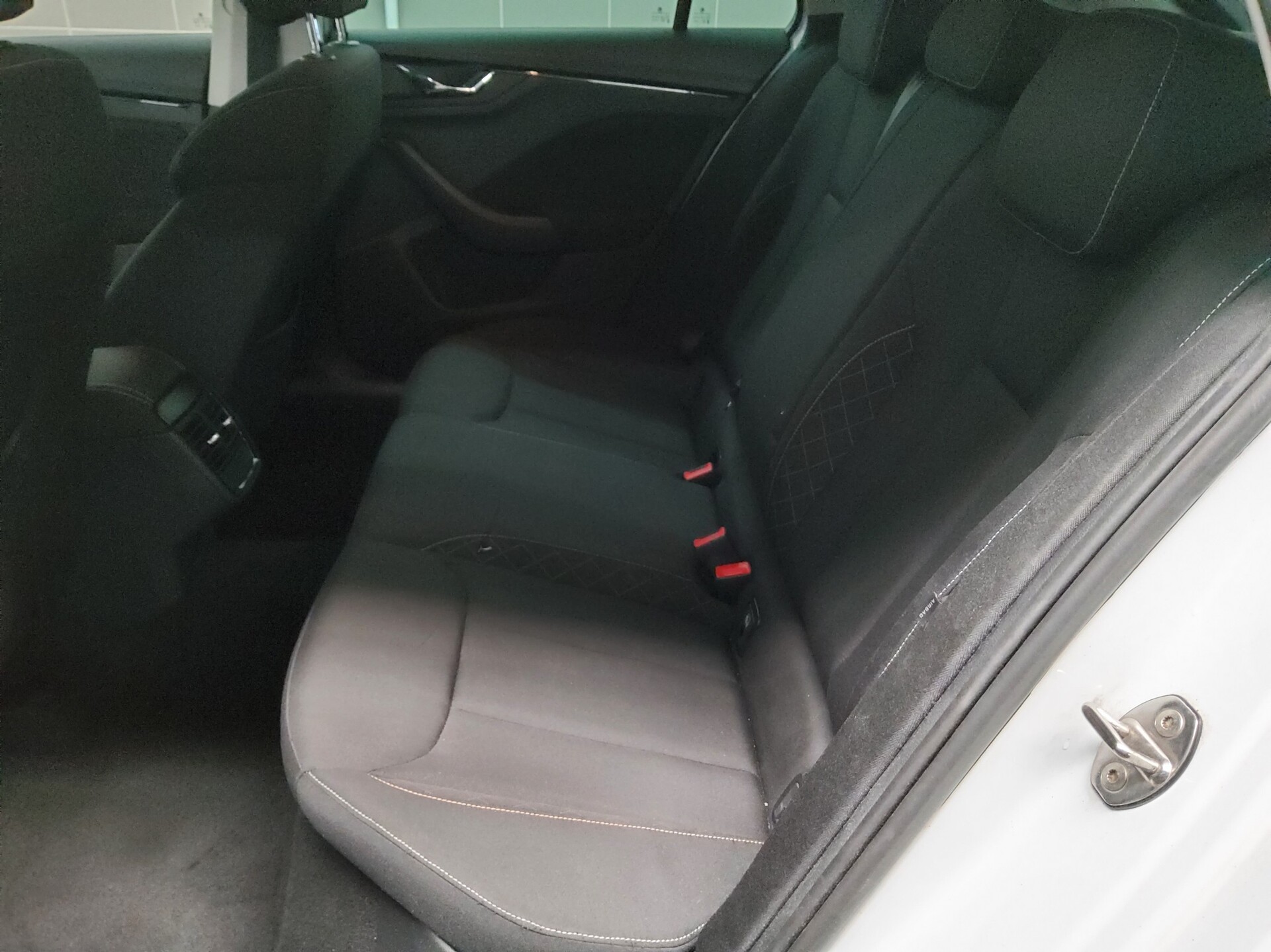 Skoda Scala 1.0 TSI Ambition Navi LED vc ACC PDC Shz 13