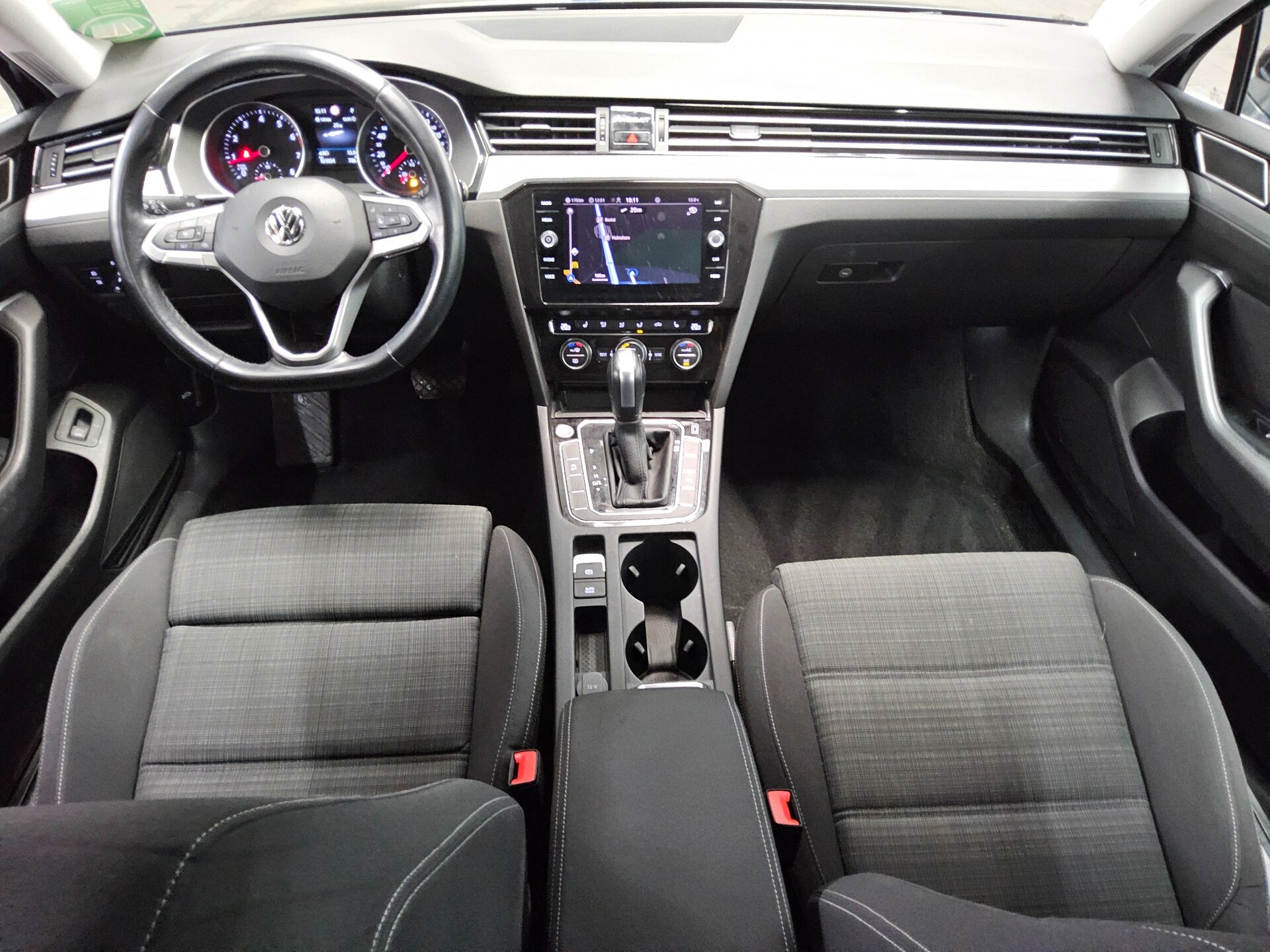 Volkswagen Passat Var. 1.5 TSI Business Navi LED RFK ACC 5