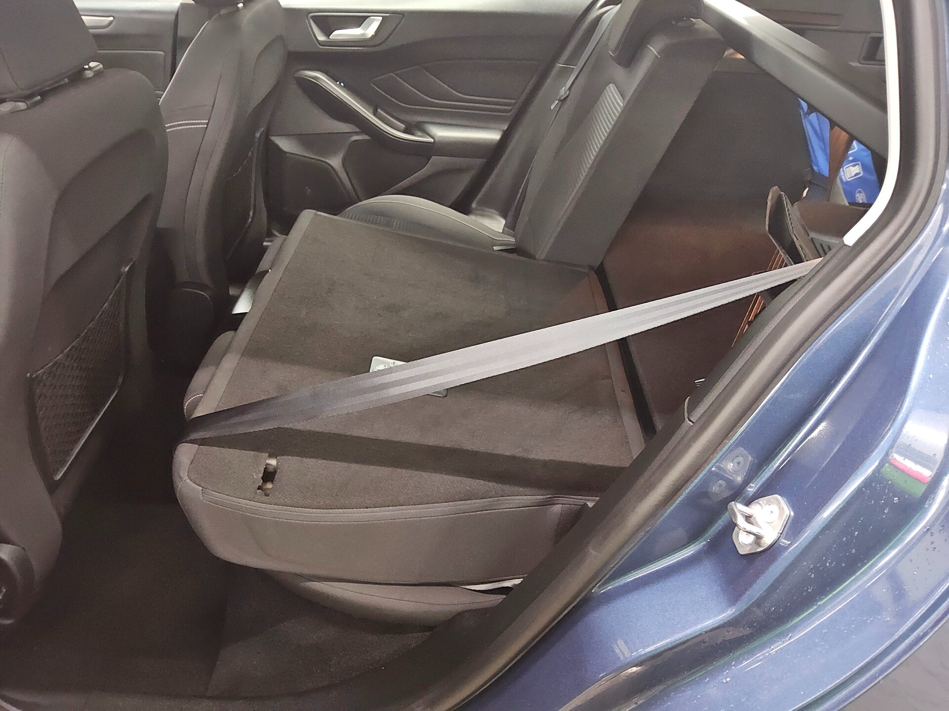 Ford Focus Turnier 1.0 EB Titanium Navi LED RFK 12